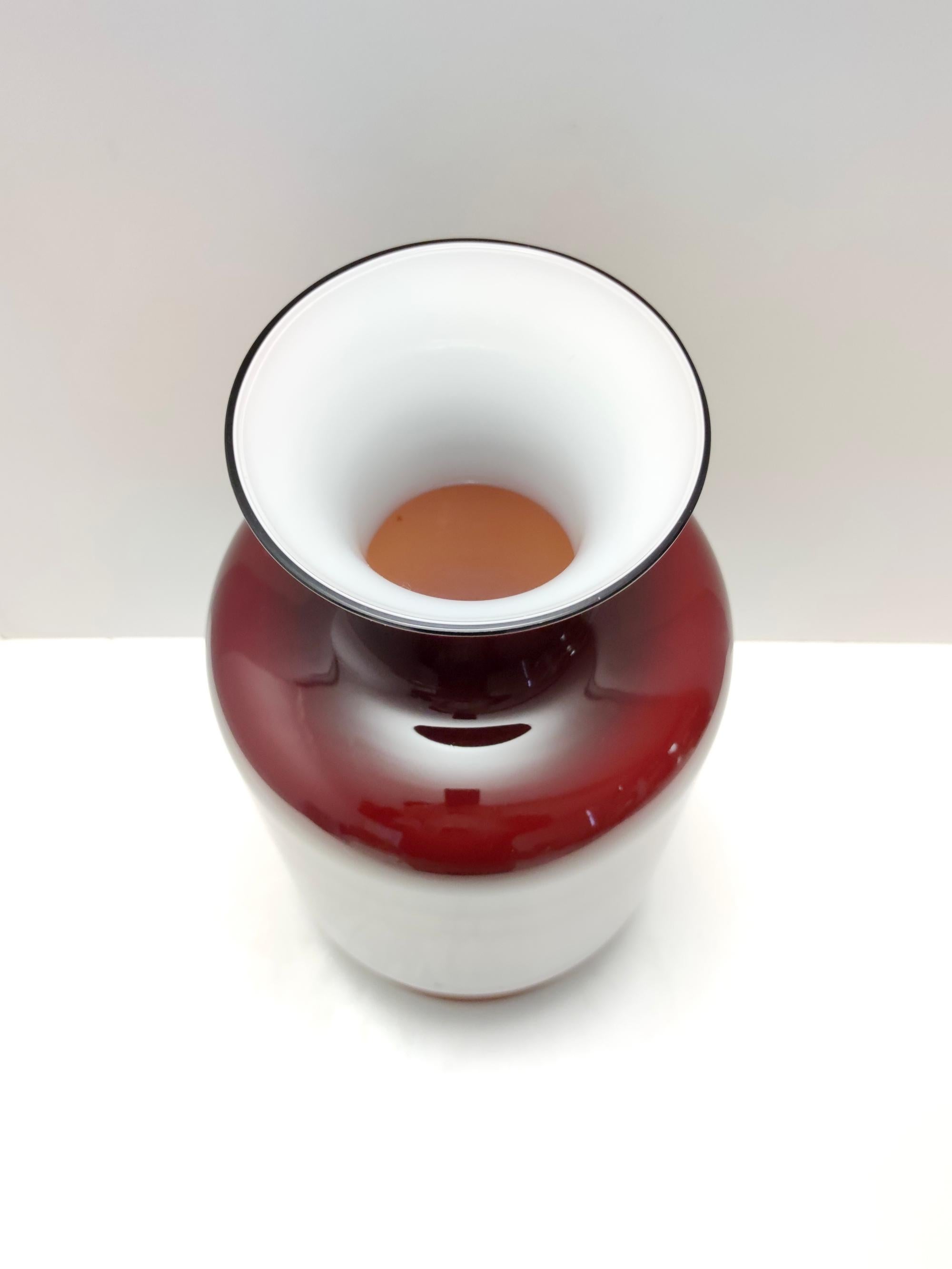 Postmodern Large Maroon Encased Murano Glass Vase by La Murrina, Italy 1980s In Excellent Condition In Bresso, Lombardy