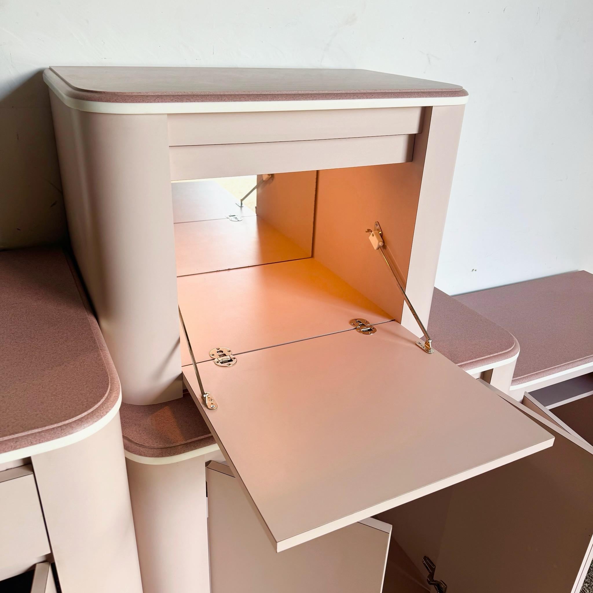 Mobile/Bar/Parete in laminato Postmodern Lavender con piani in gesso rosa, 4 pezzi in vendita 1