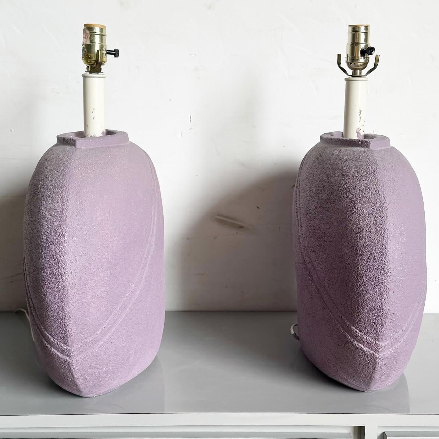Lampes de table postmodernes à vase lavande violet - une paire en vente 2