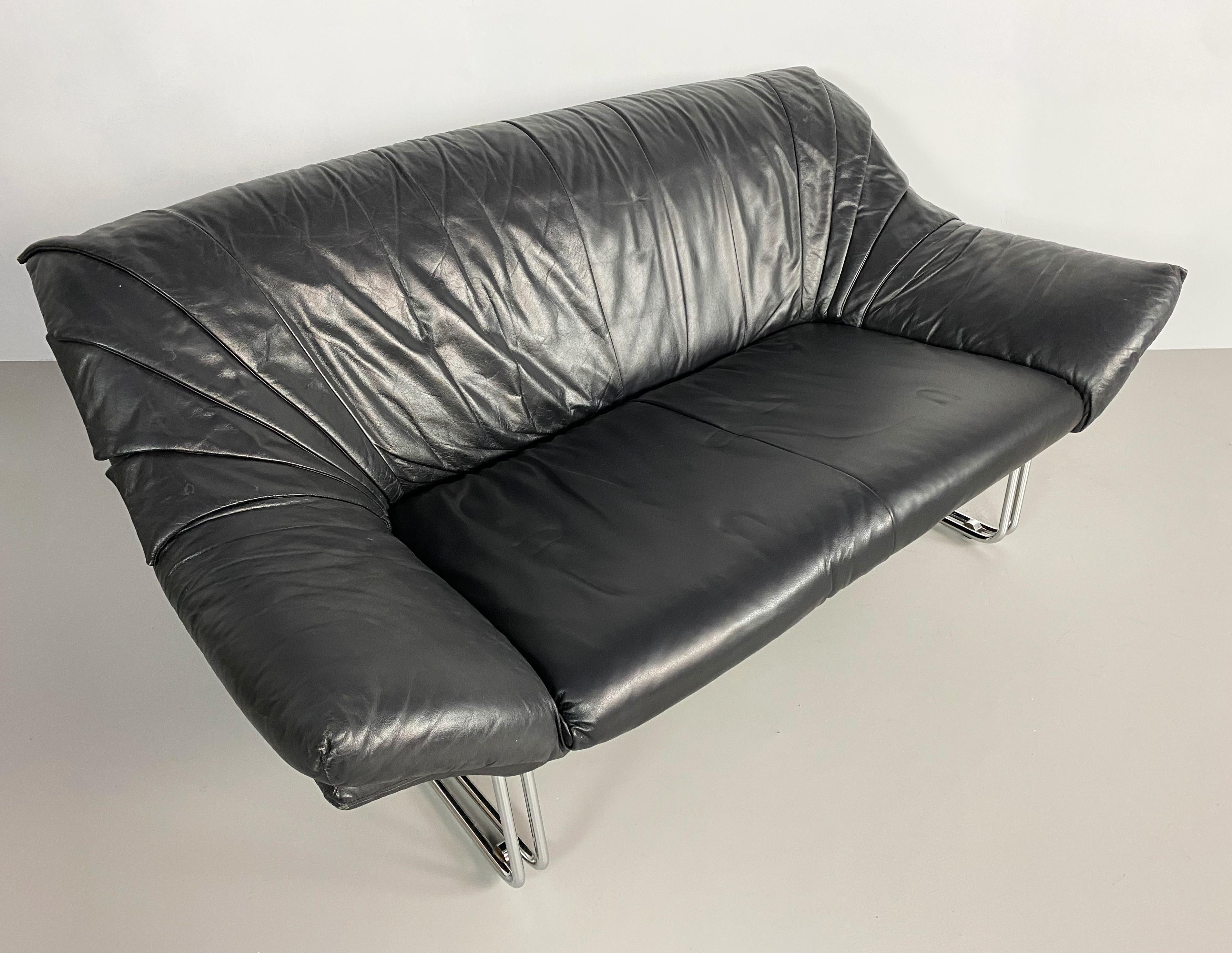 Postmodern Leather and Chrome Sofa, c.1970 For Sale 3