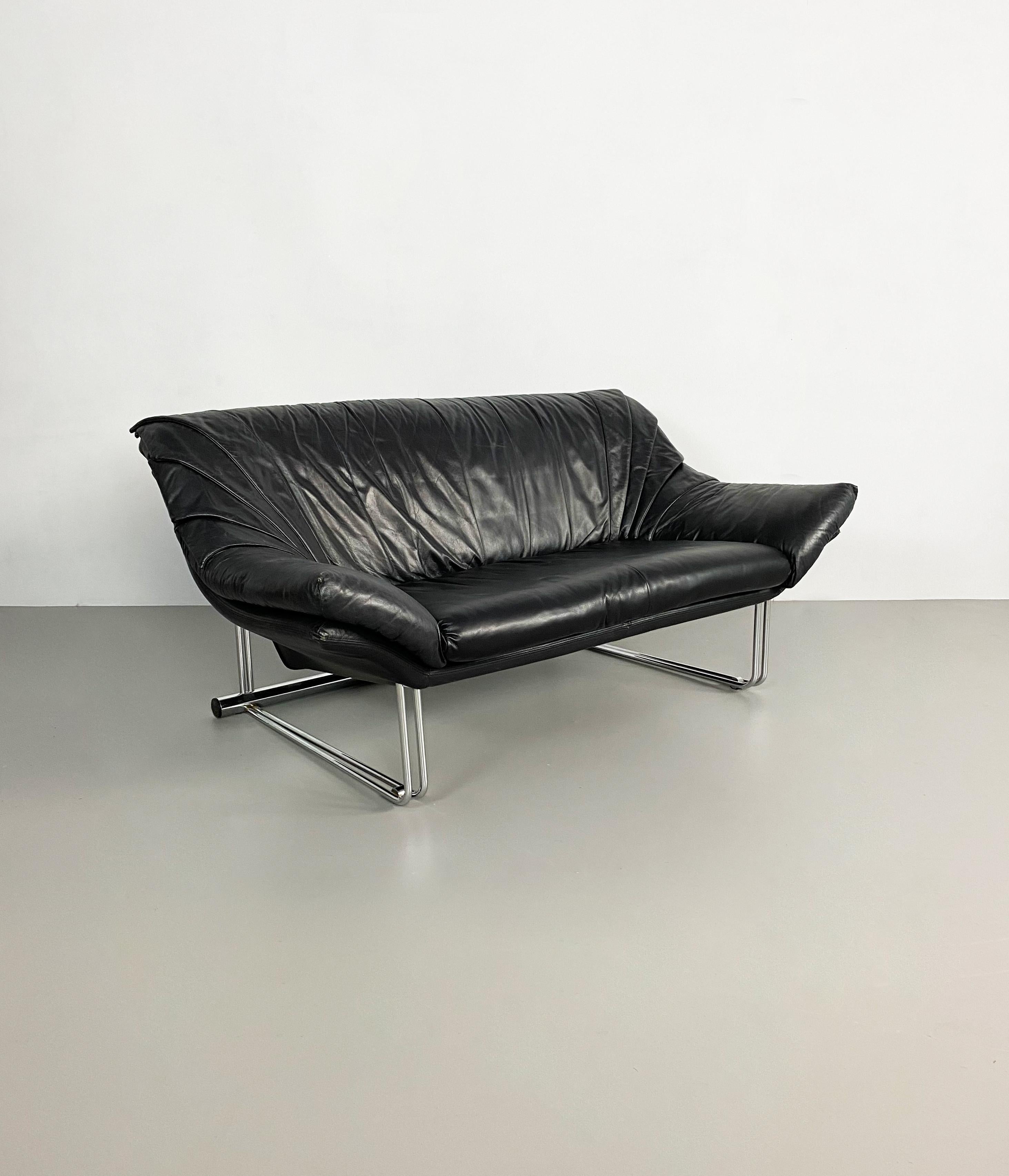 Post-Modern Postmodern Leather and Chrome Sofa, c.1970 For Sale