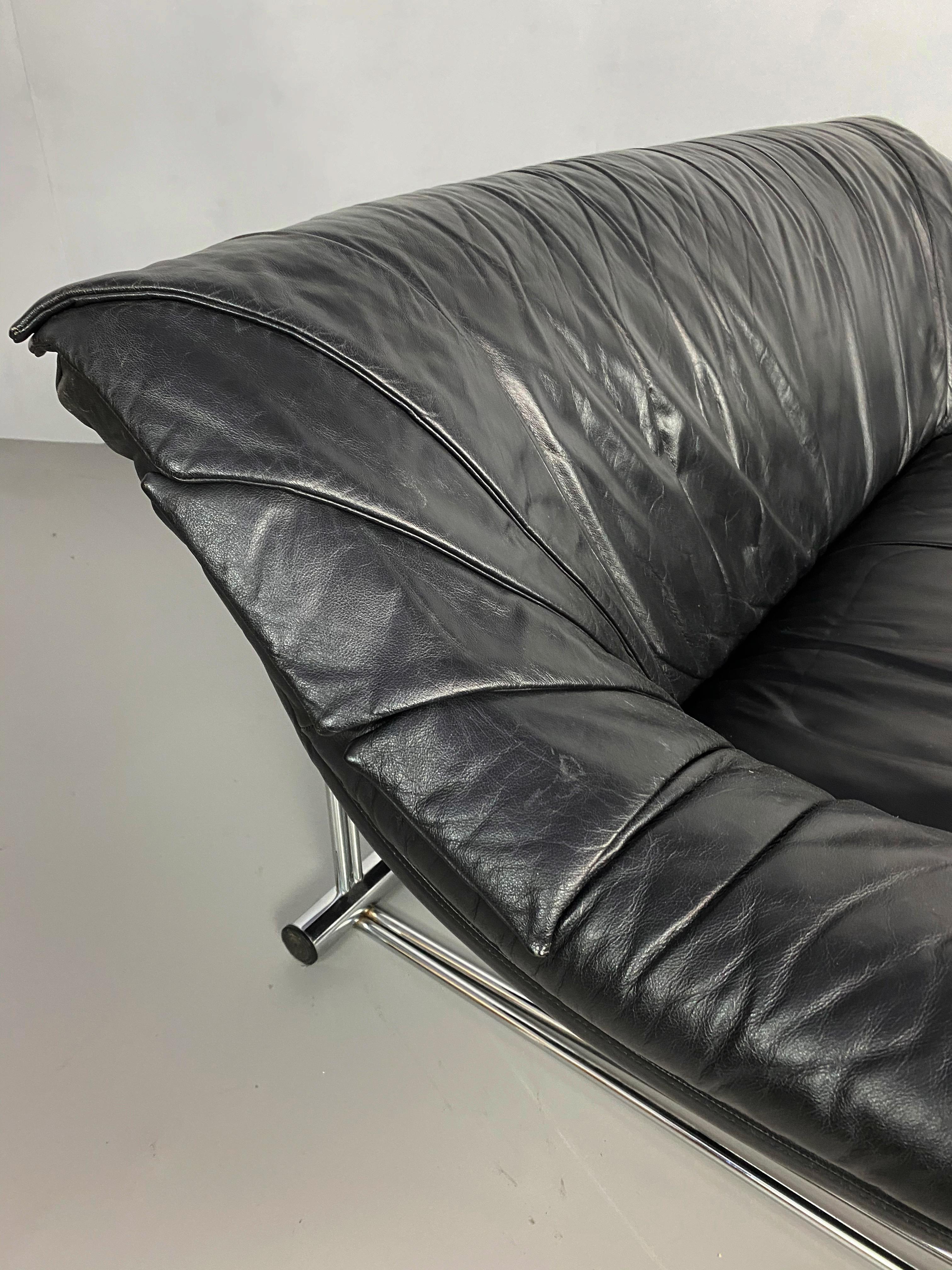Postmodern Leather and Chrome Sofa, c.1970 For Sale 2