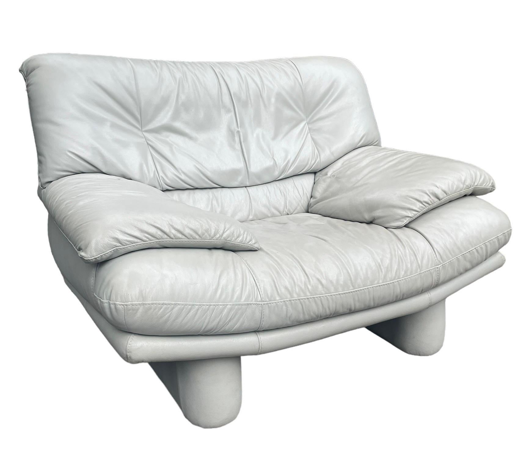 Postmodern Leather Armchair in the style of Nicoletti Salotti Italian Lounge 1