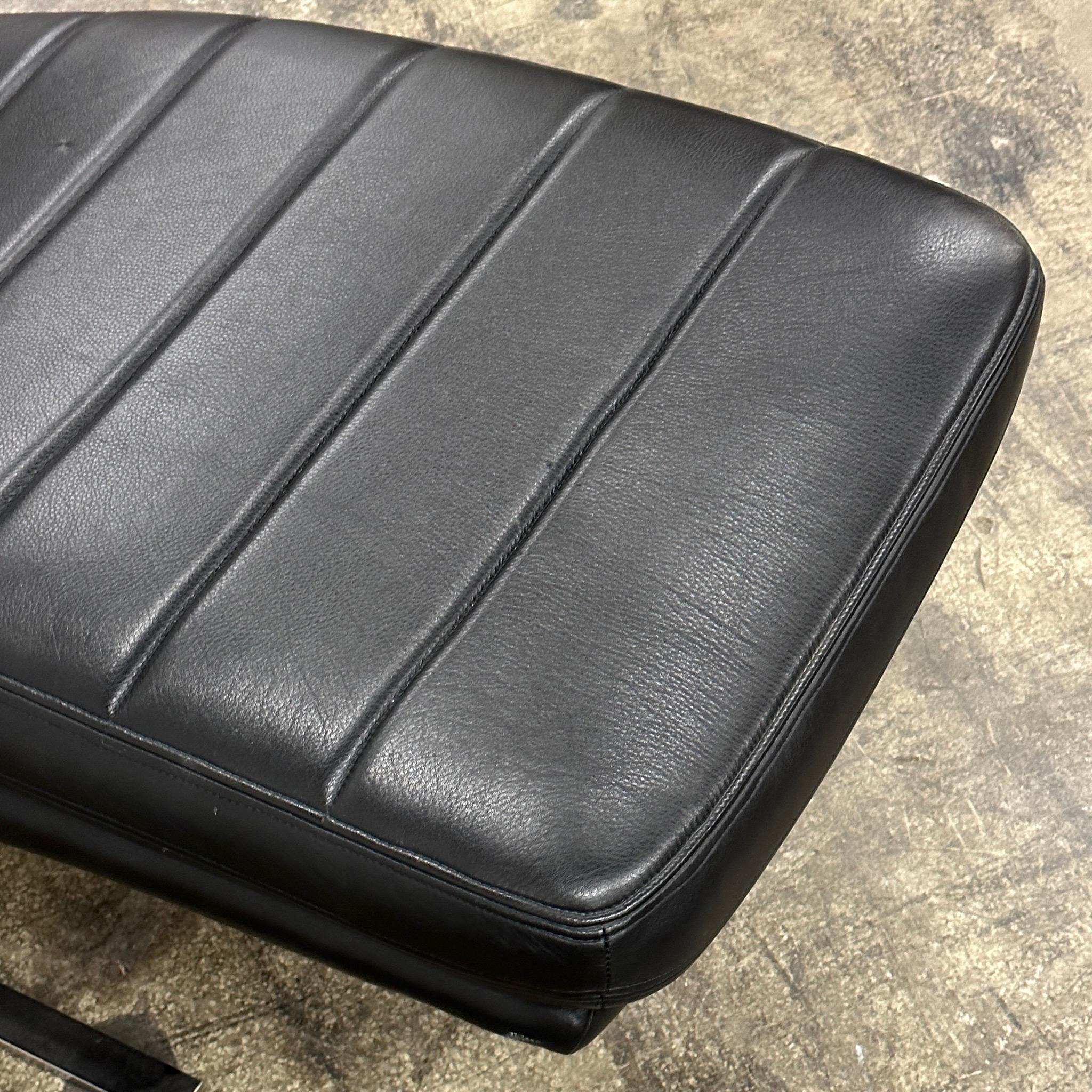 Postmodern Leather/Chrome Chaise by Brayton International For Sale 2