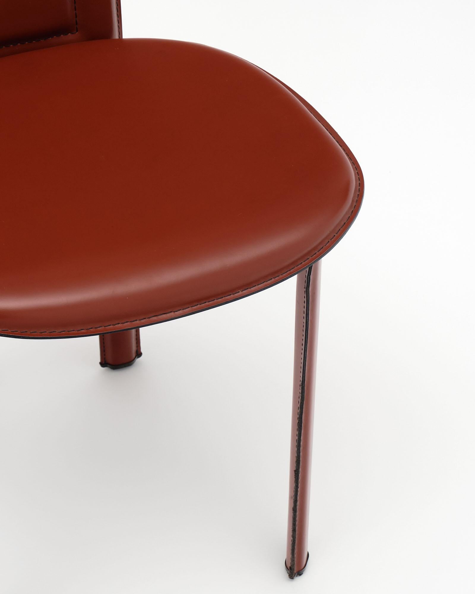 Mid-Century moderno Sedie da pranzo postmoderne in pelle nello stile di Pietro Costantini in vendita