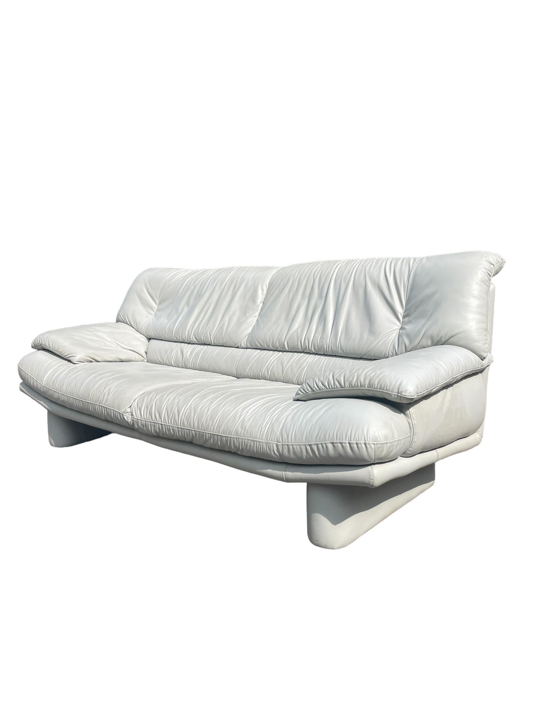 Postmodern Leather Sofa in the style of Nicoletti Salotti Italian Leather Sofa 3