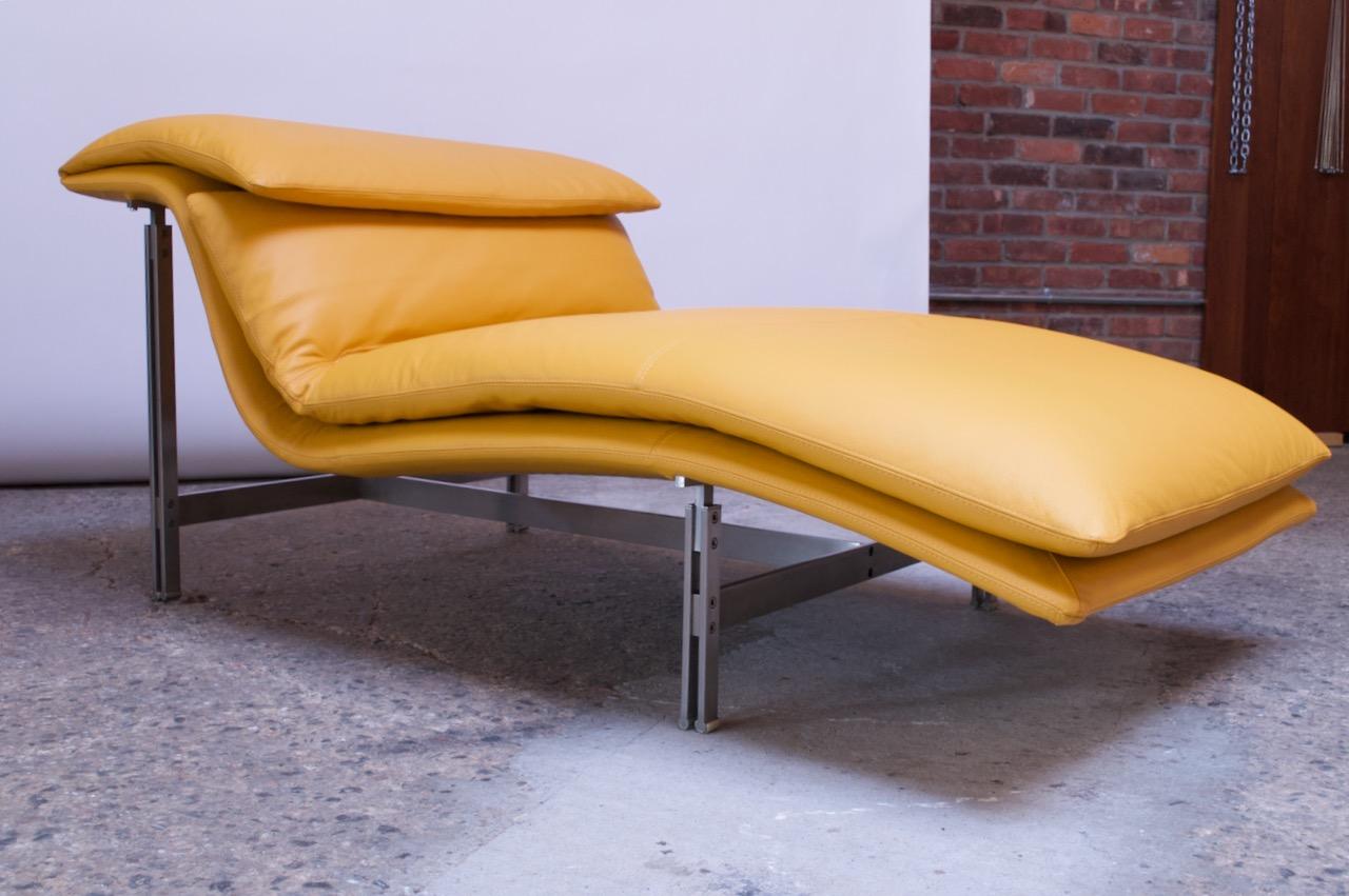 Chaise « Wave » postmoderne en cuir de Giovanni Offredi pour Saporiti Bon état - En vente à Brooklyn, NY