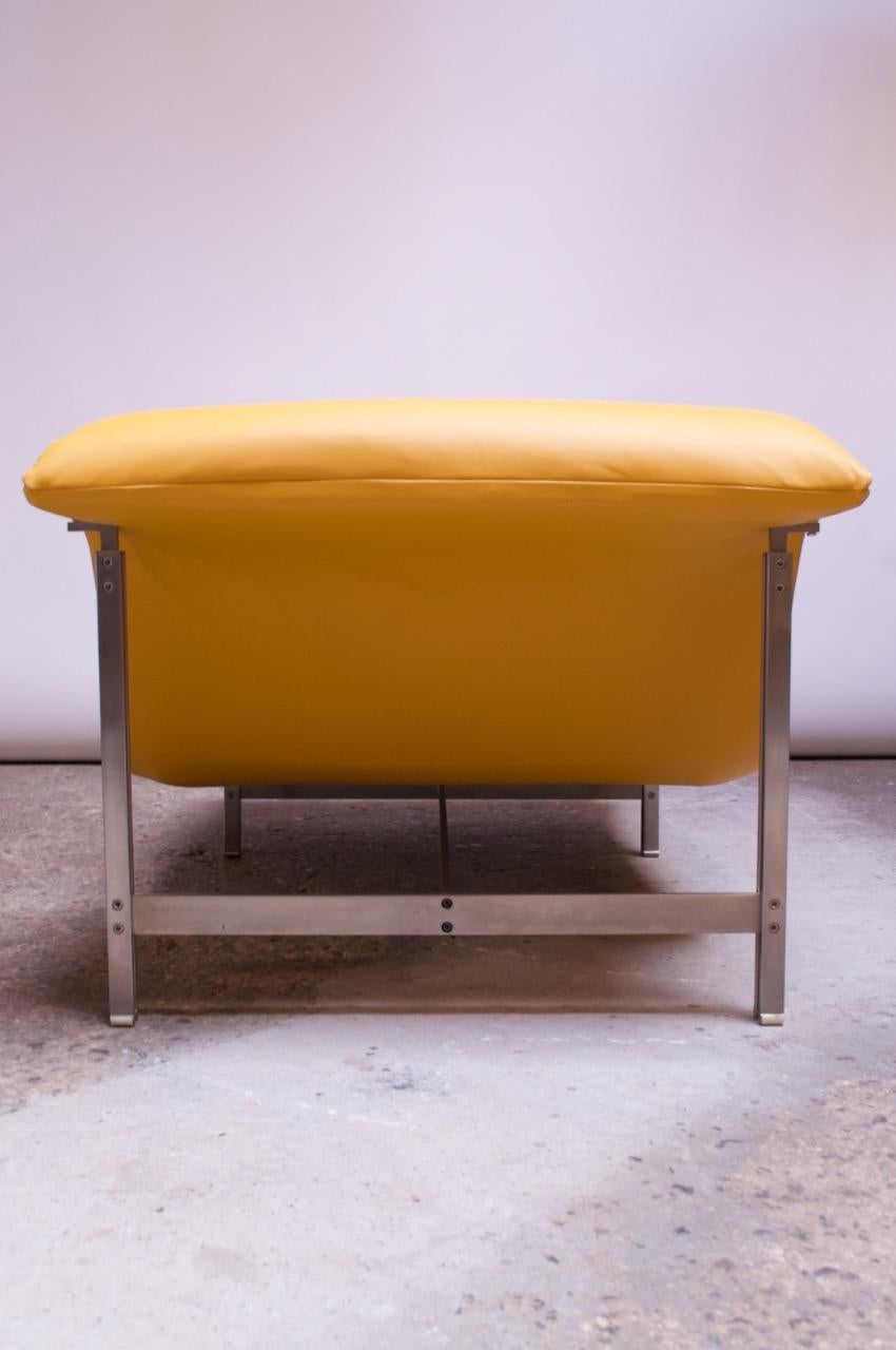 Chaise « Wave » postmoderne en cuir de Giovanni Offredi pour Saporiti en vente 2