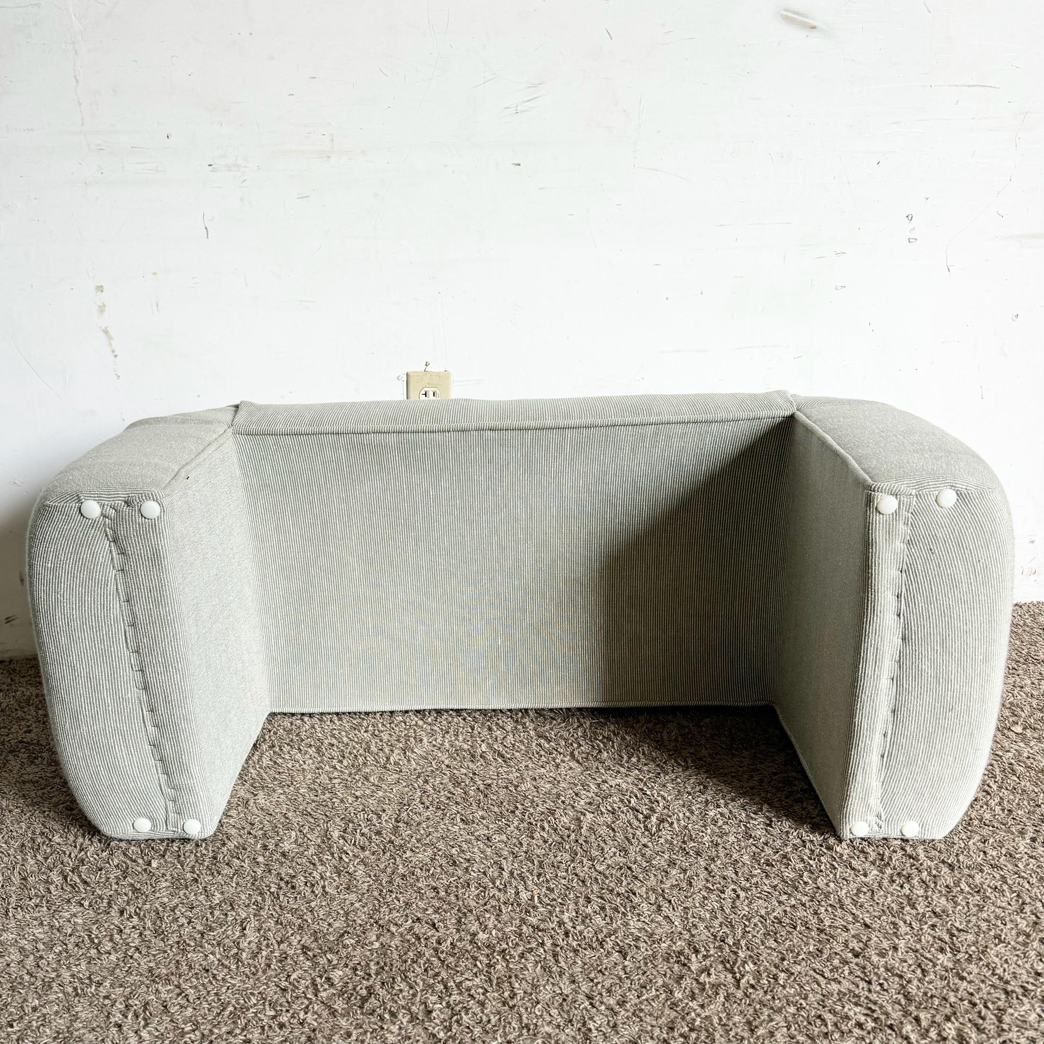 Banc postmoderne bleu clair et blanc en vente 1