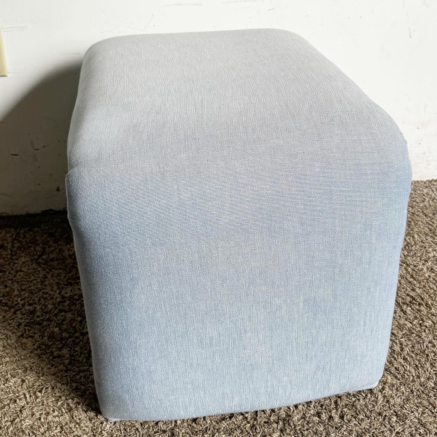 Banc/tabouret bas postmoderne en cascade bleu Light Bon état - En vente à Delray Beach, FL