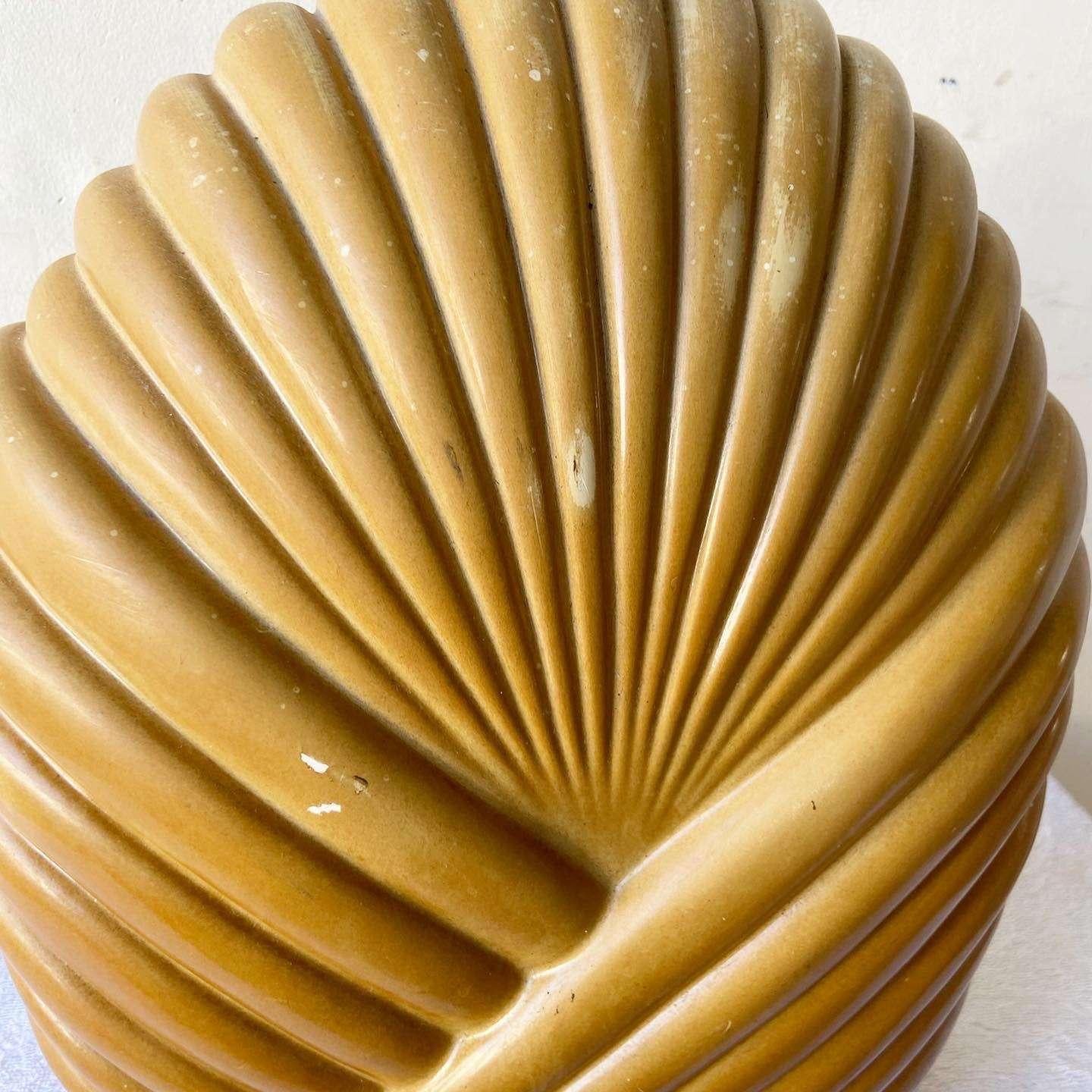 Postmodern Light Brown Ceramic Scalloped Table Lamp For Sale 1