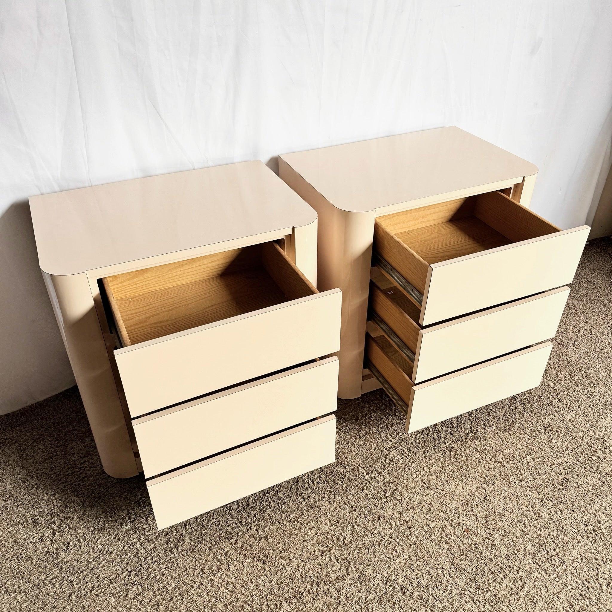 Cómodas/mesillas de noche postmodernas de laminado rosa claro - Pareja en venta 2