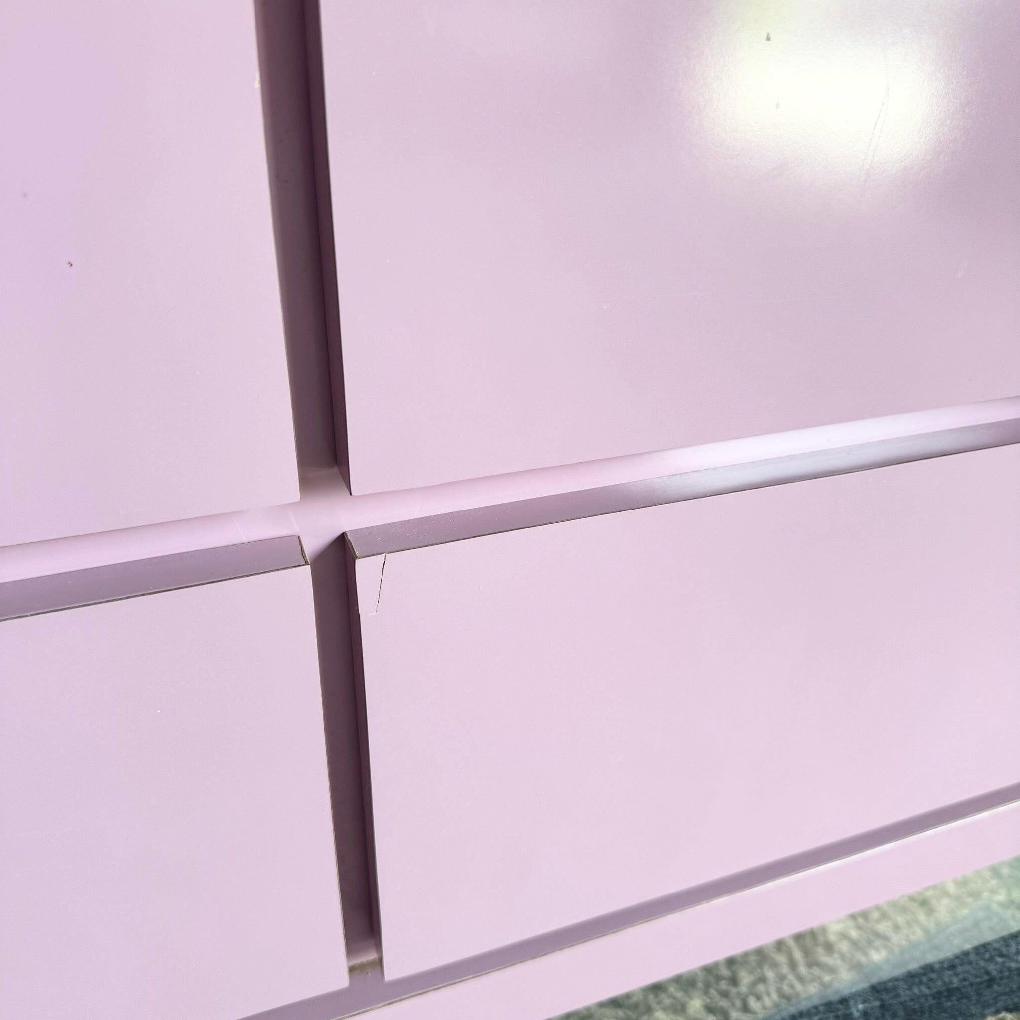 Postmodern Light Purple Gloss Laminate Waterfall Dresser With Chrome Base For Sale 2
