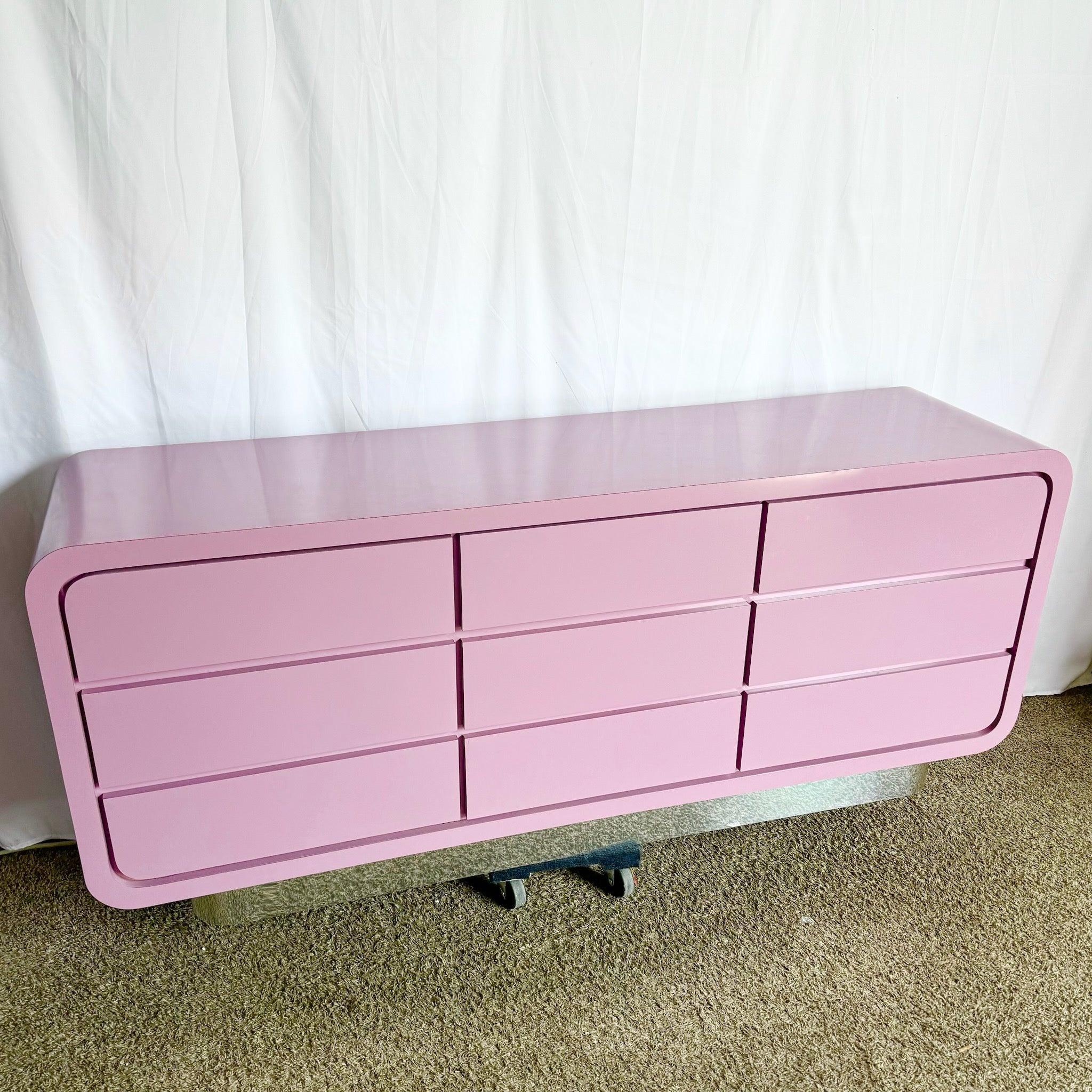 Postmodern Light Purple Gloss Laminate Waterfall Dresser With Chrome Base For Sale 3