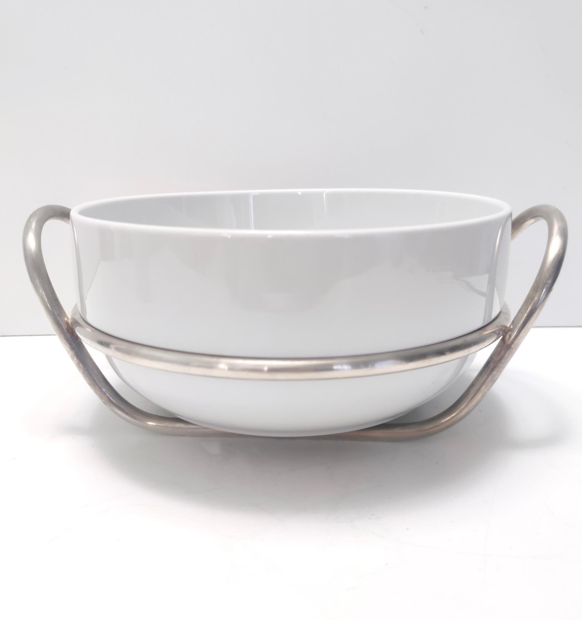 Postmodern Lino Sabattini Silver-Plated and White Ceramic Serving Bowl, Italy In Good Condition For Sale In Bresso, Lombardy
