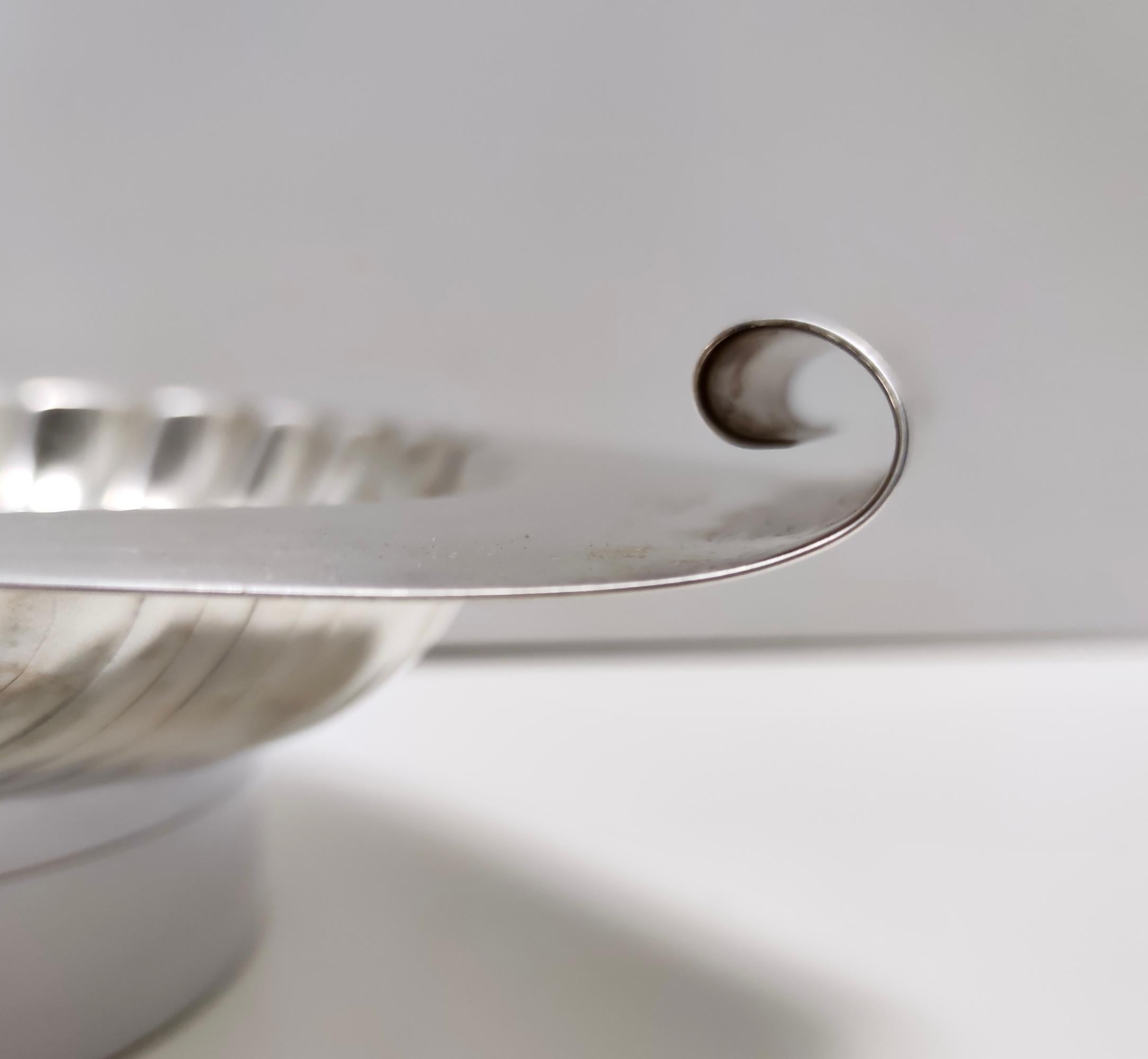 Vide-Poche postmoderno de concha de latón plateado Lino Sabattini, Italia en venta 5