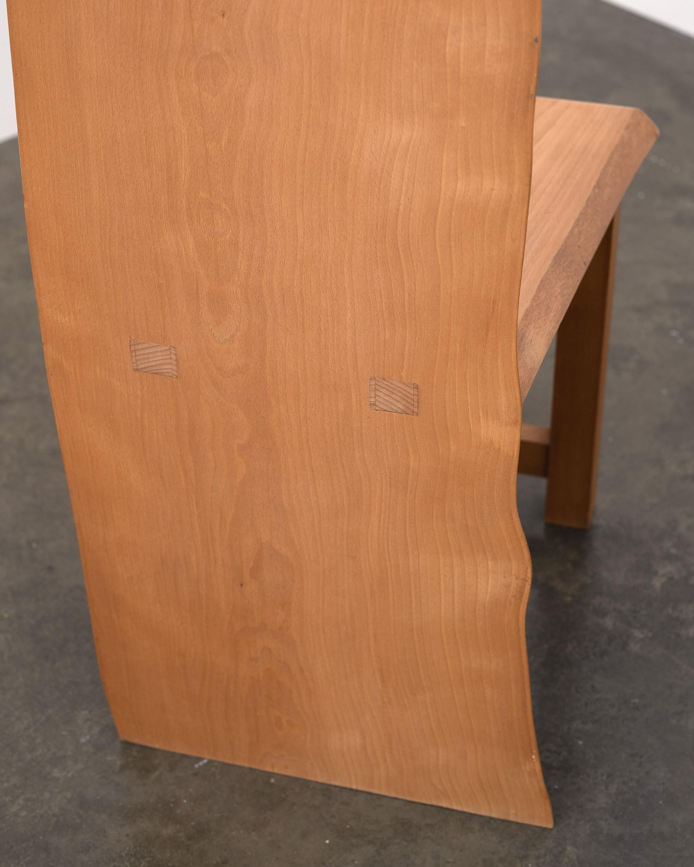 Postmoderner Live-Edge-Stuhl mit hoher Rückenlehne, ca. 1990 im Angebot 1