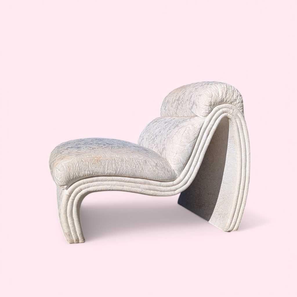 Postmodern Lounge Chair, Curve Accent, Sculptural, Fabric, USA, c. 1980s en vente 9
