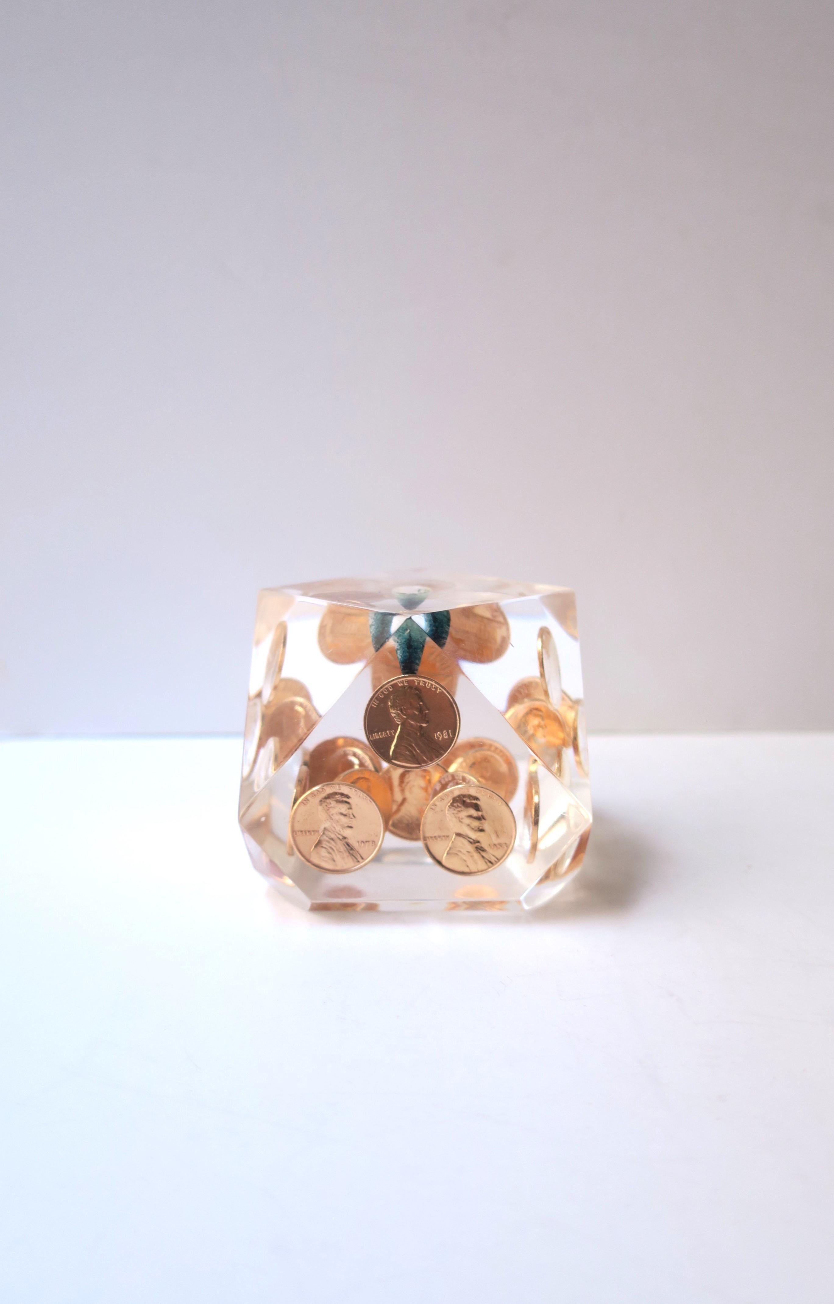 Postmoderner Lucite-Schreibtischstifthalter (Kupfer) im Angebot