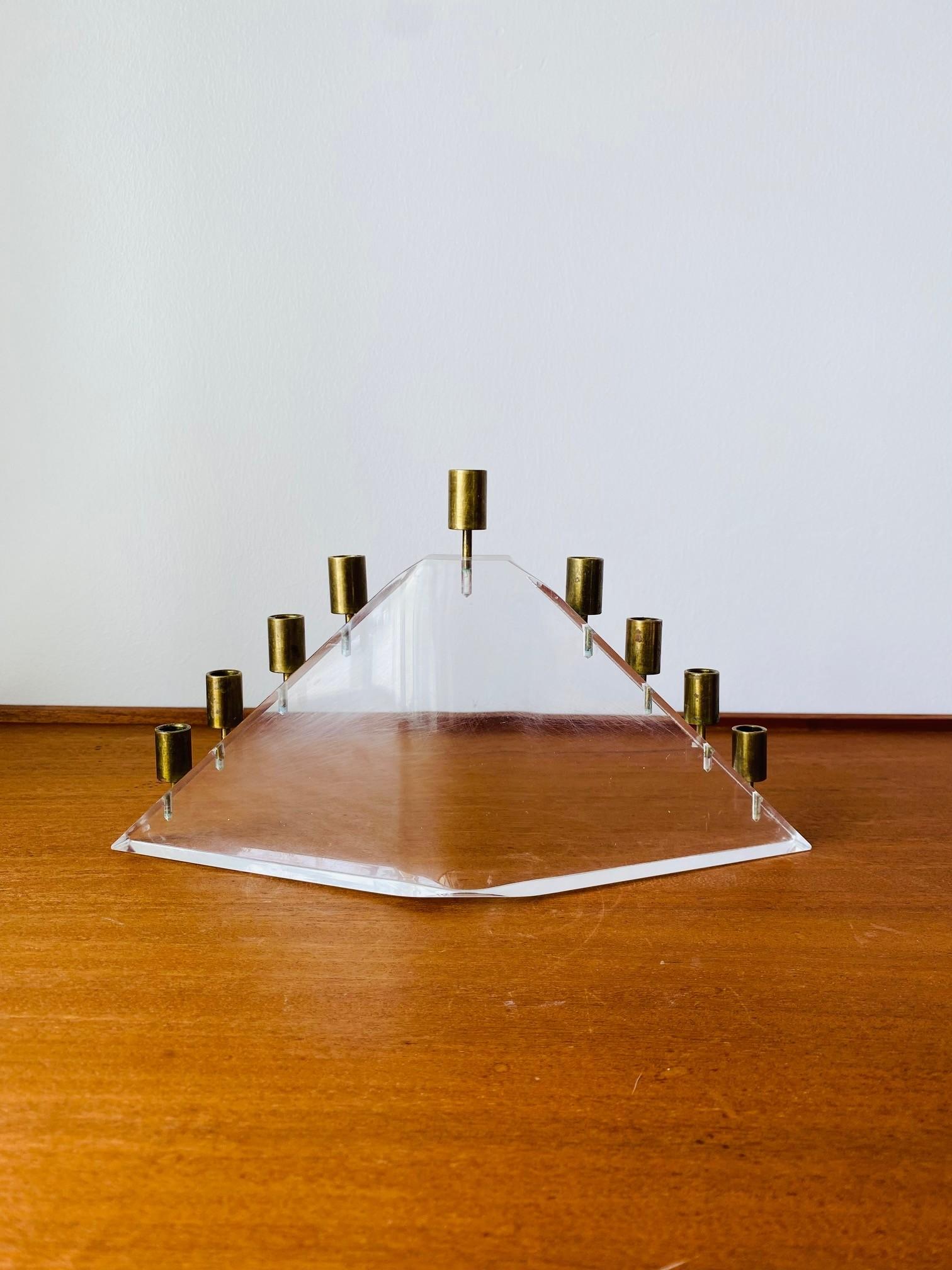 Américain Menorah postmoderne en lucite en vente