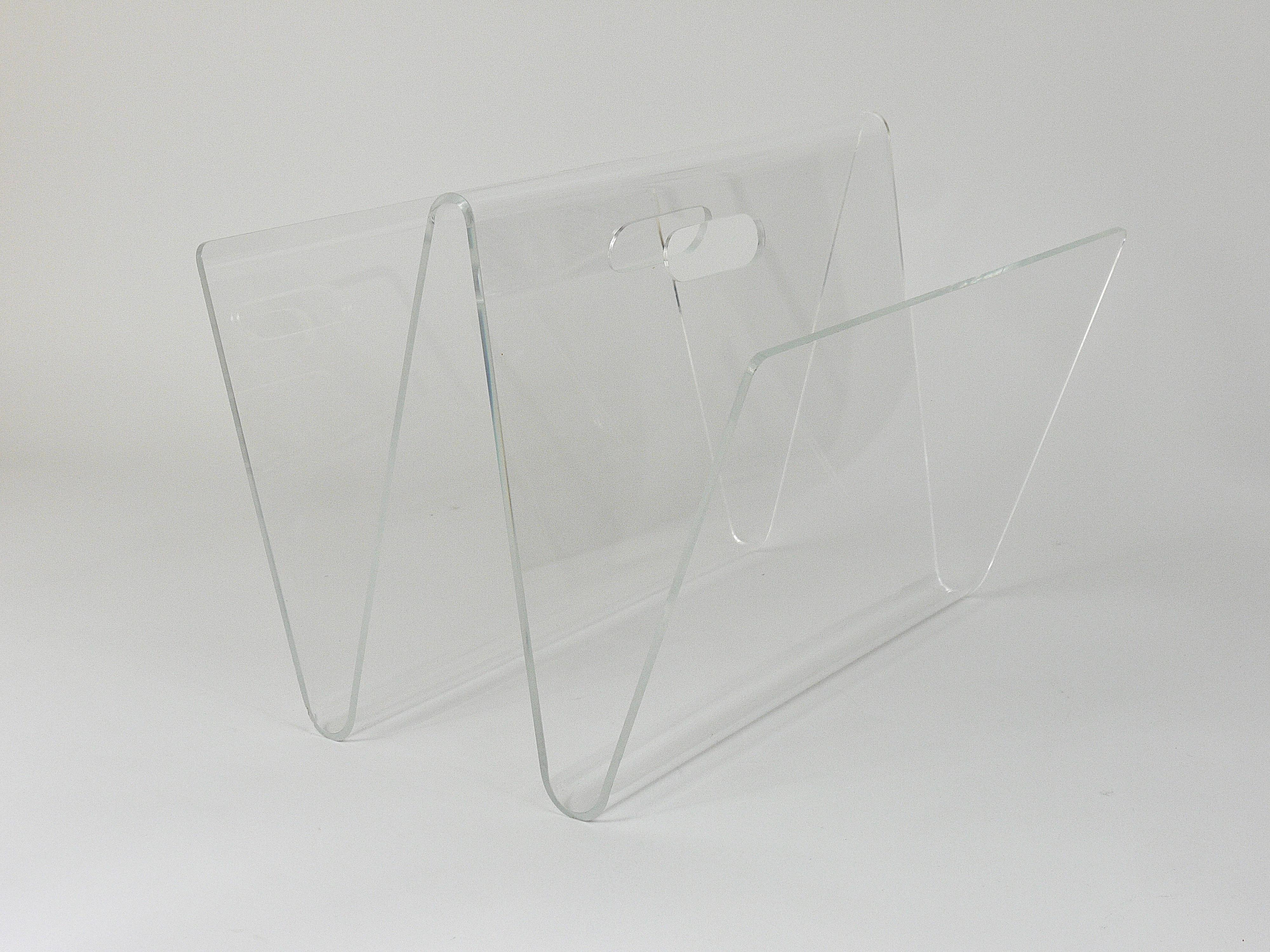 Postmodern Lucite ZigZag News Rack Magazine Stand, Italy, 1980s For Sale 11