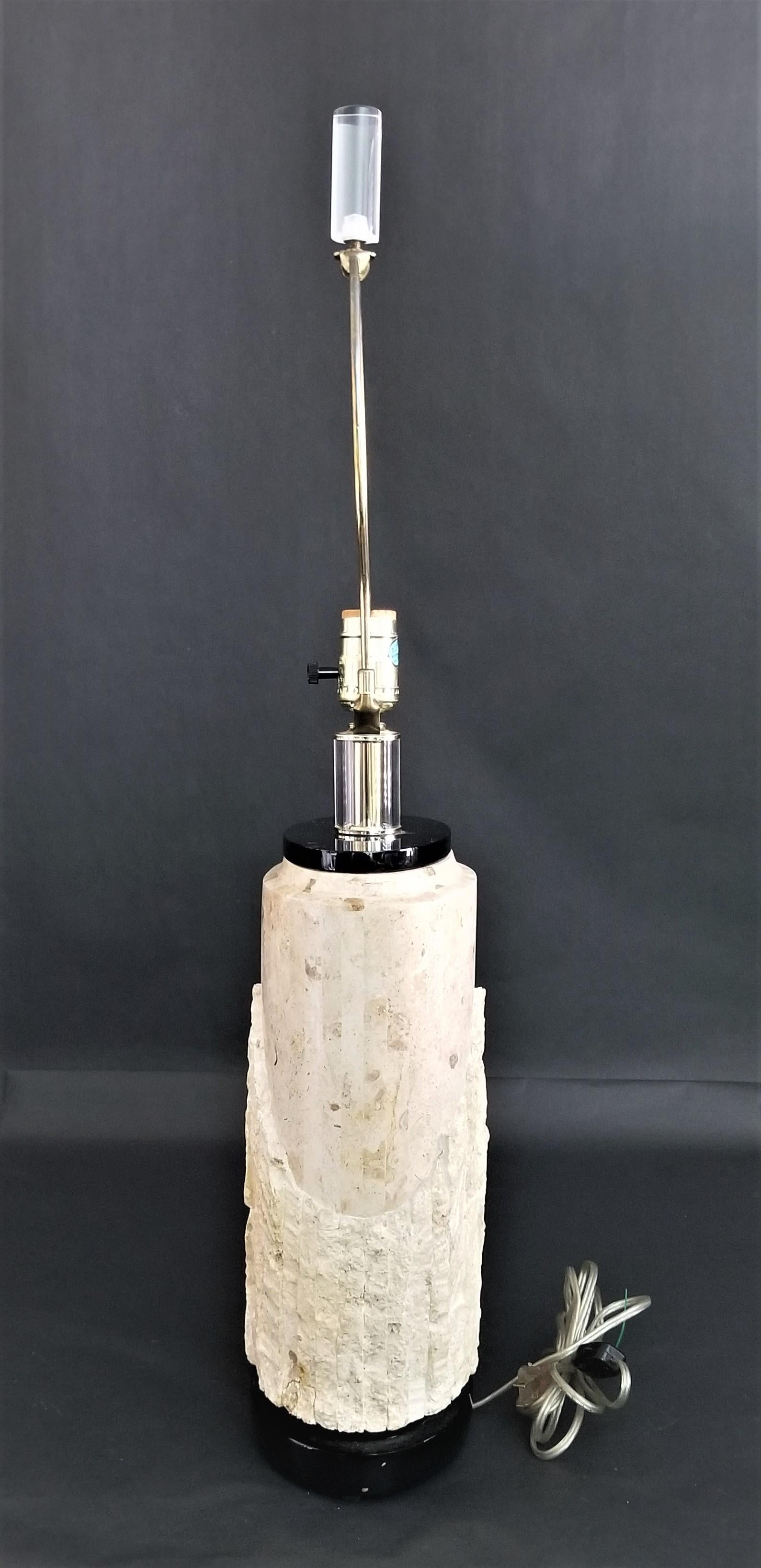 Offering one of our recent palm beach estate fine lighting acquisitions of a
Postmodern 1980's Maitland Smith style Mactan stone tessellated marble table lamp
With black lacquered wood base and collar, and Lucite finial.

Approximate