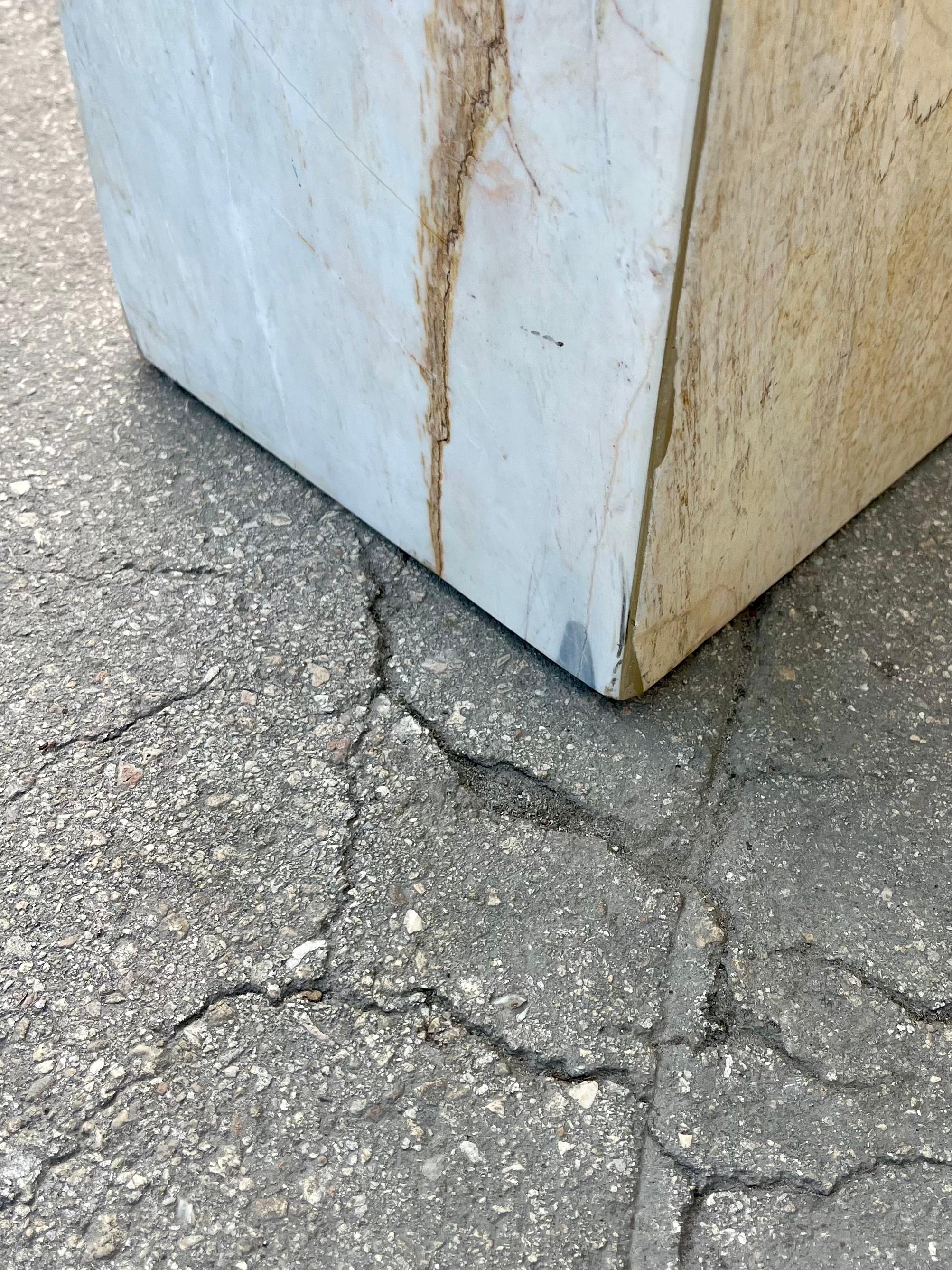 Postmodern Marble and Brass Console Table in the Artedi Style. Circa 1980s For Sale 15