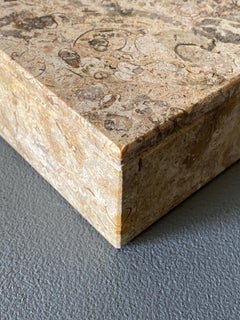 Boîte en marbre postmoderne circa 1980