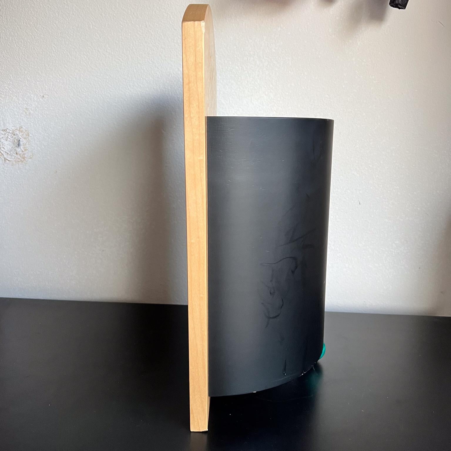 Corbeille à papier postmoderne Memphis Planter en vente 2