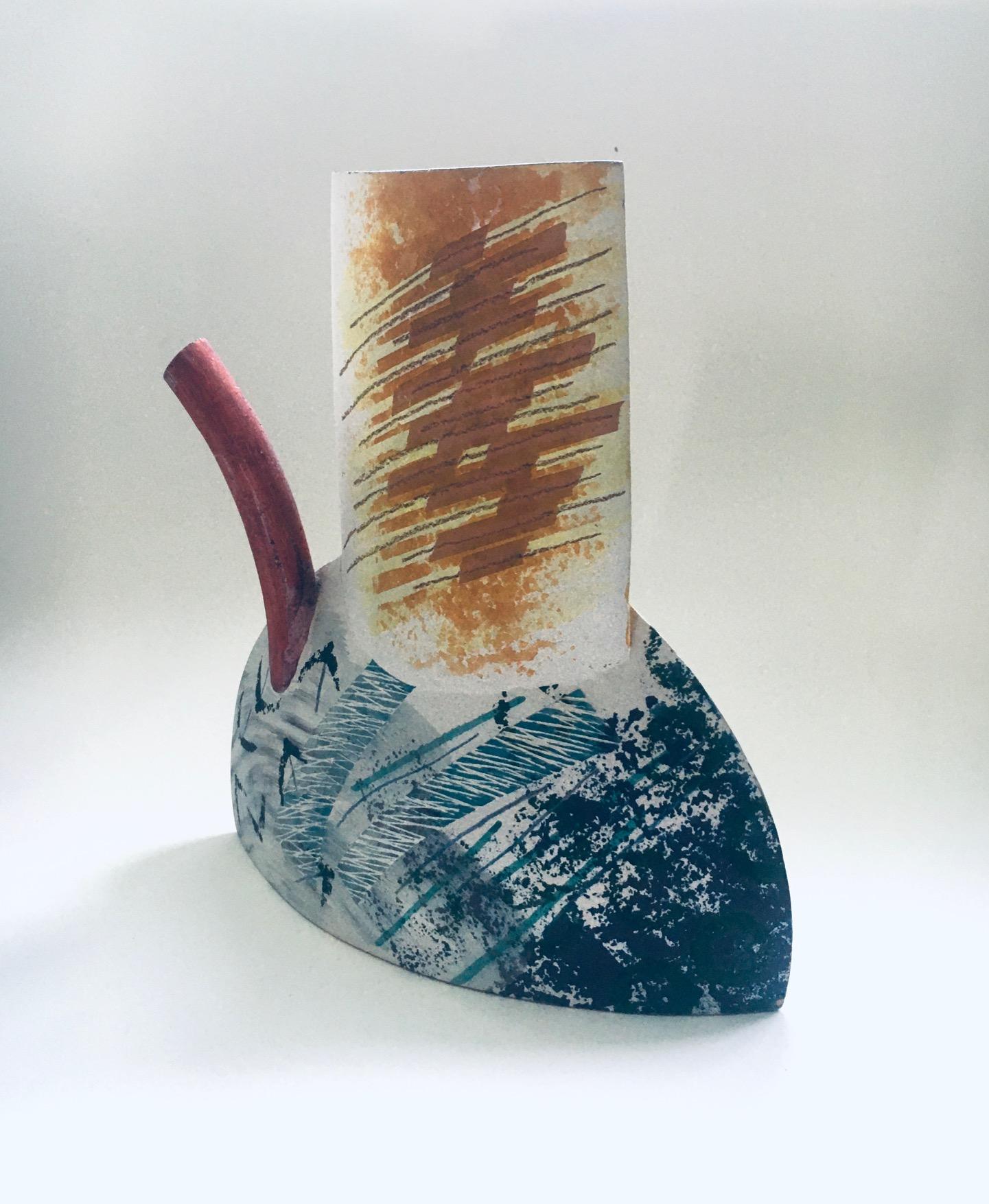 Belga Vaso decanter in ceramica postmoderna di Memphis Design, firmato TL in vendita