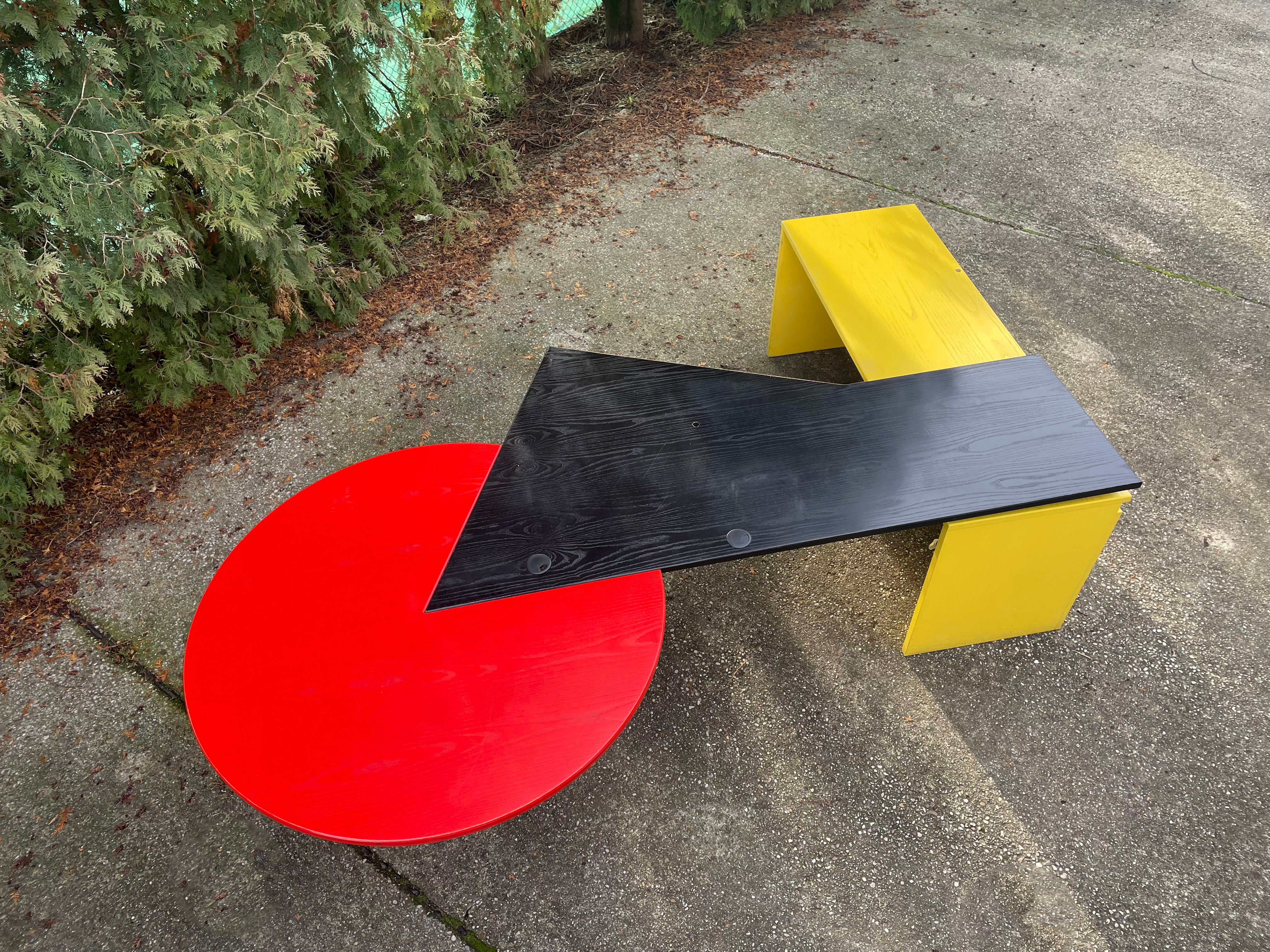 Escritorio de diseño postmoderno Memphis Interlubke, despacho en casa, Alemania Años 80 Metal en venta