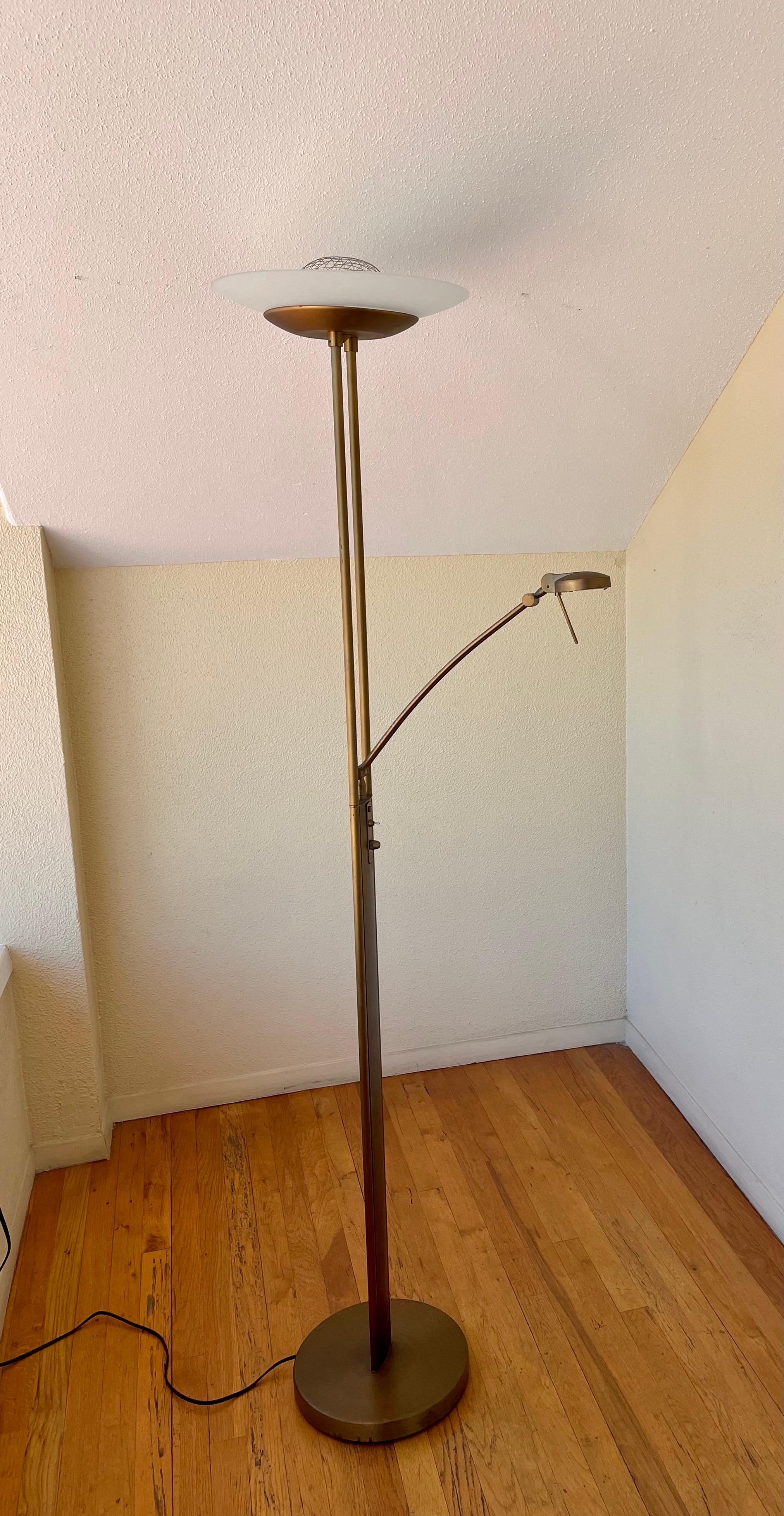 Nice Halogen floor lamp with dimmer switch, bronze finish base with side multidirectional reading lamp, circa the 1980s. in perfect working condition. beautiful frosted glass ring.