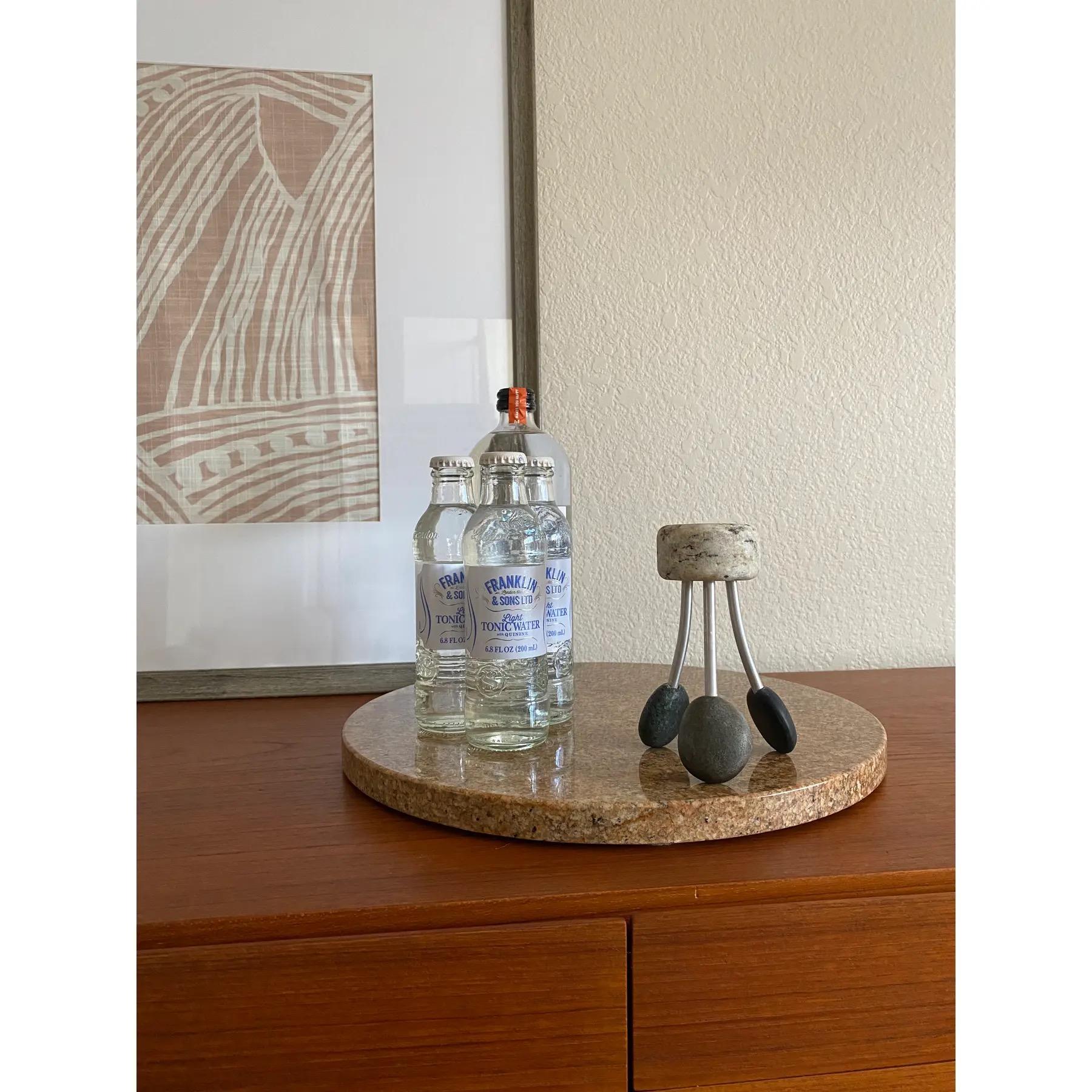 Soporte de granito postmoderno inspirado en Memphis y caja con tapa de teca artesanal siglo XX en venta