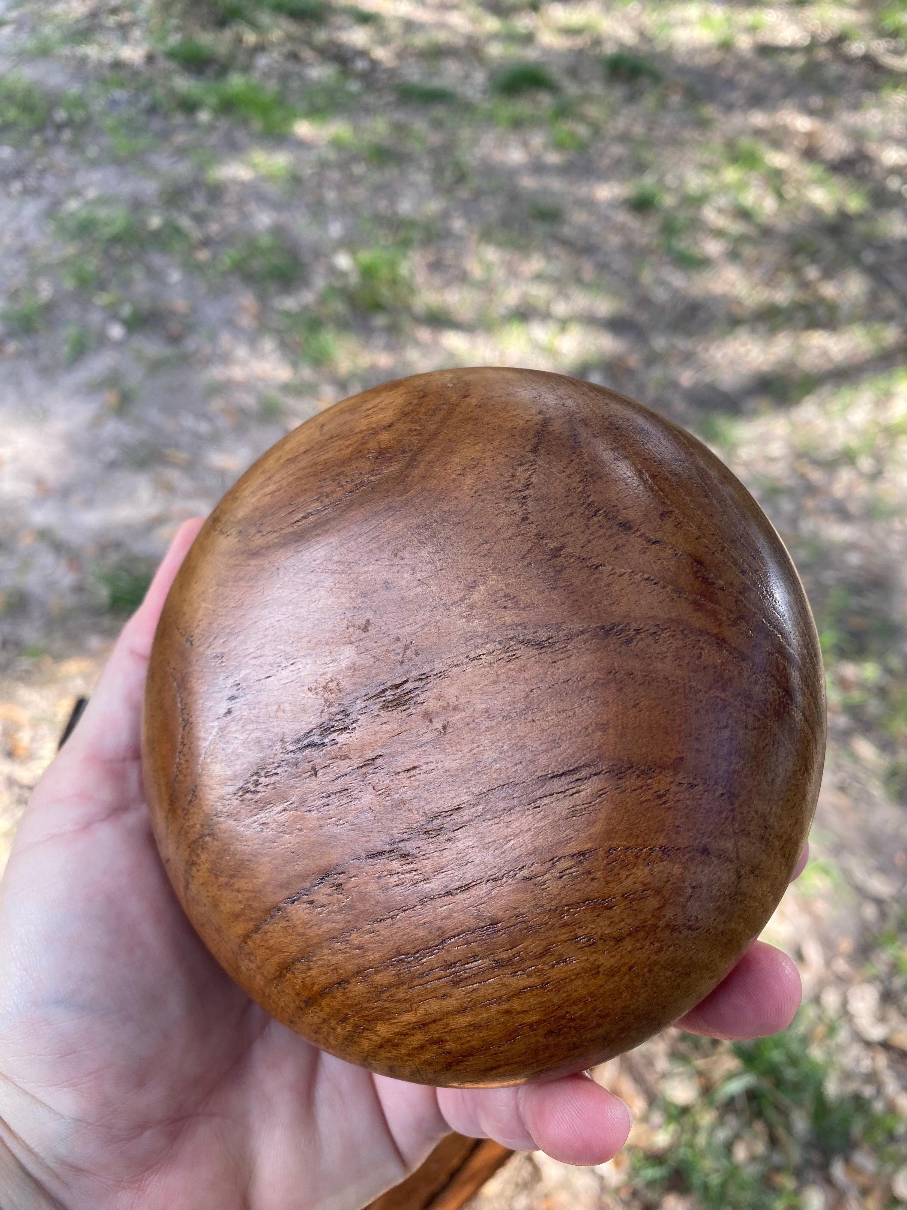 Soporte de granito postmoderno inspirado en Memphis y caja con tapa de teca artesanal en venta 1