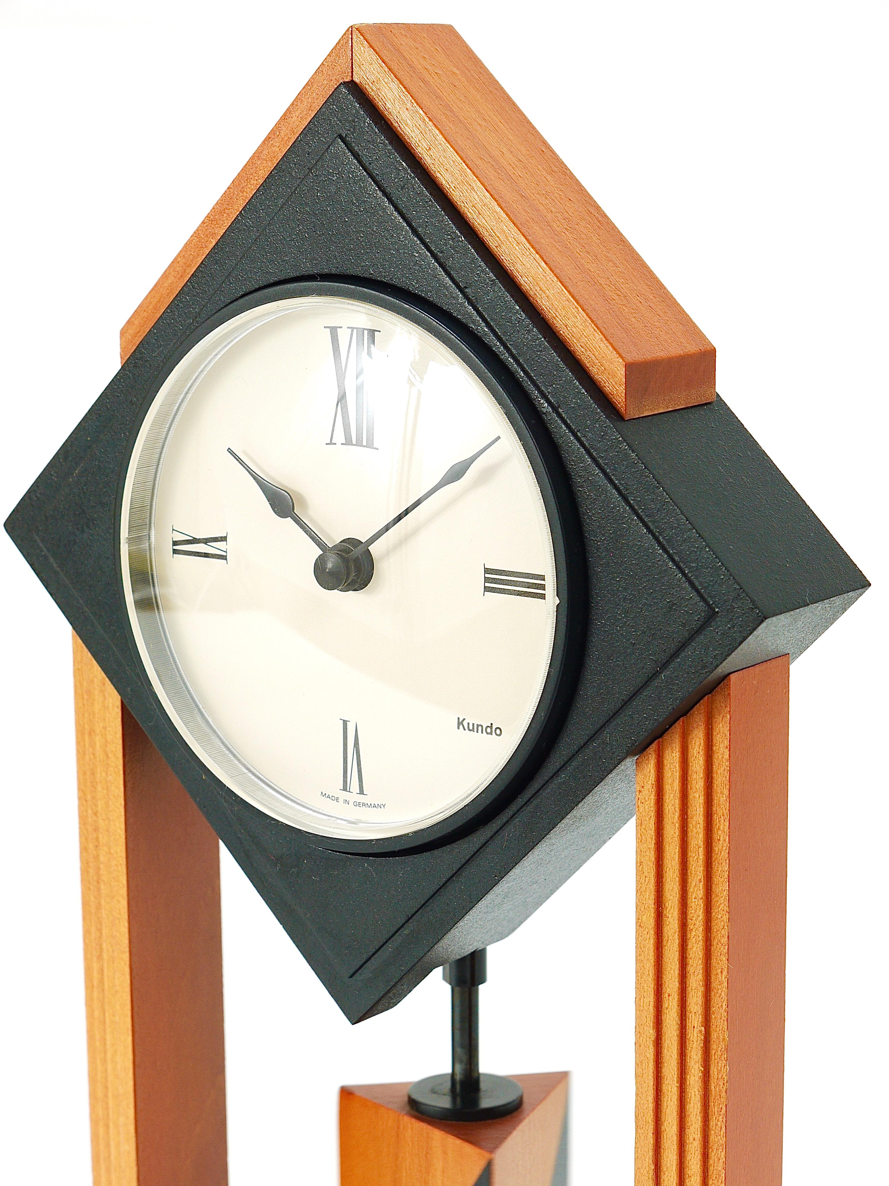 Postmodern Memphis Milano Style Torsion Pendulum Table Clock by Kundo Germany In Good Condition For Sale In Vienna, AT