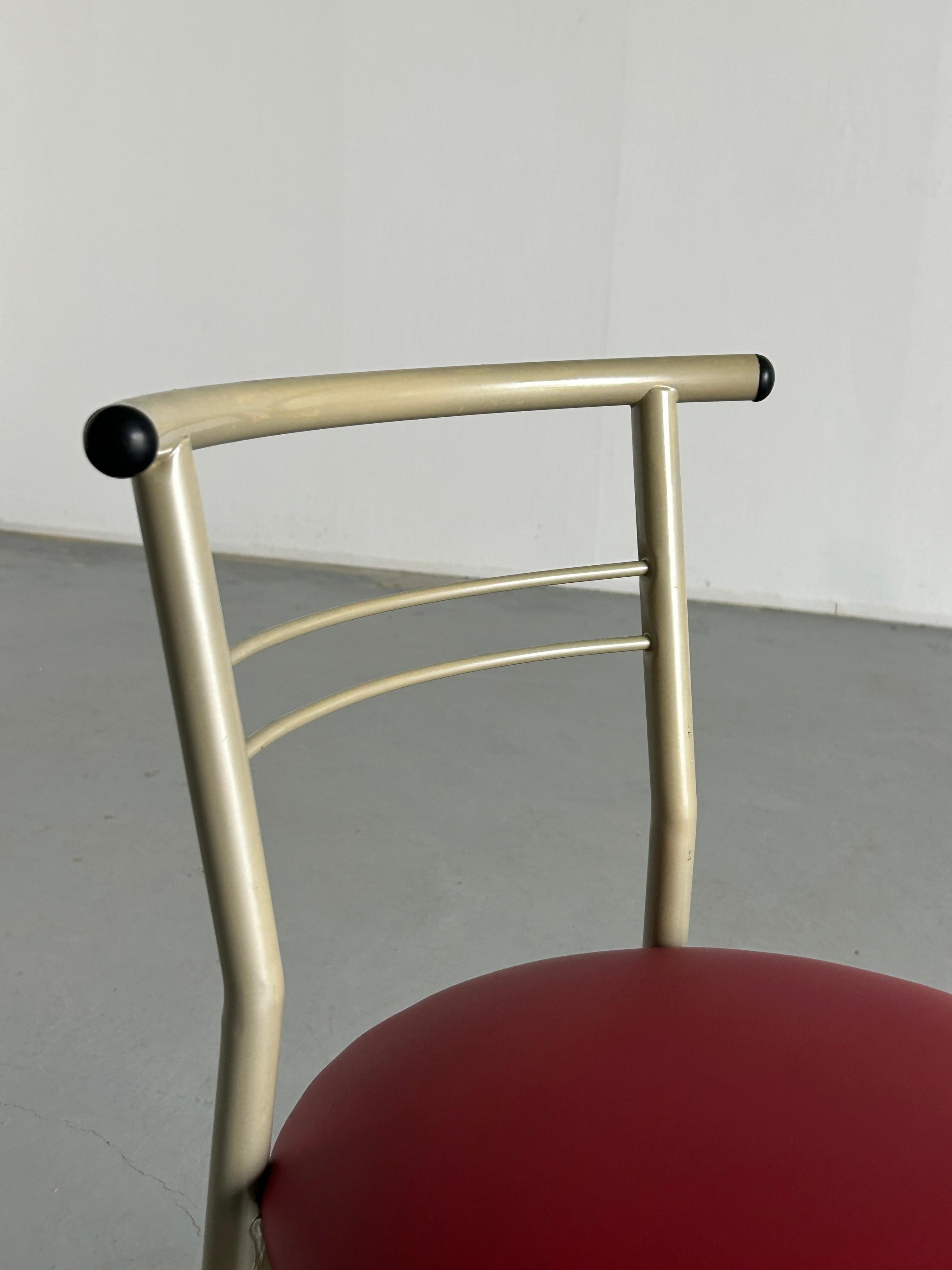 Postmoderner Stuhl im Memphis-Stil mit roter Kunstlederpolsterung und roter Polsterung, 1980er Jahre, Italien im Angebot 2