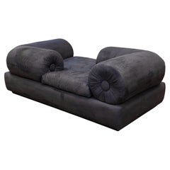 Postmodernes Memphis Style Tete a Tete Schwarzes getuftetes Chaisesofa Contemporary Mod