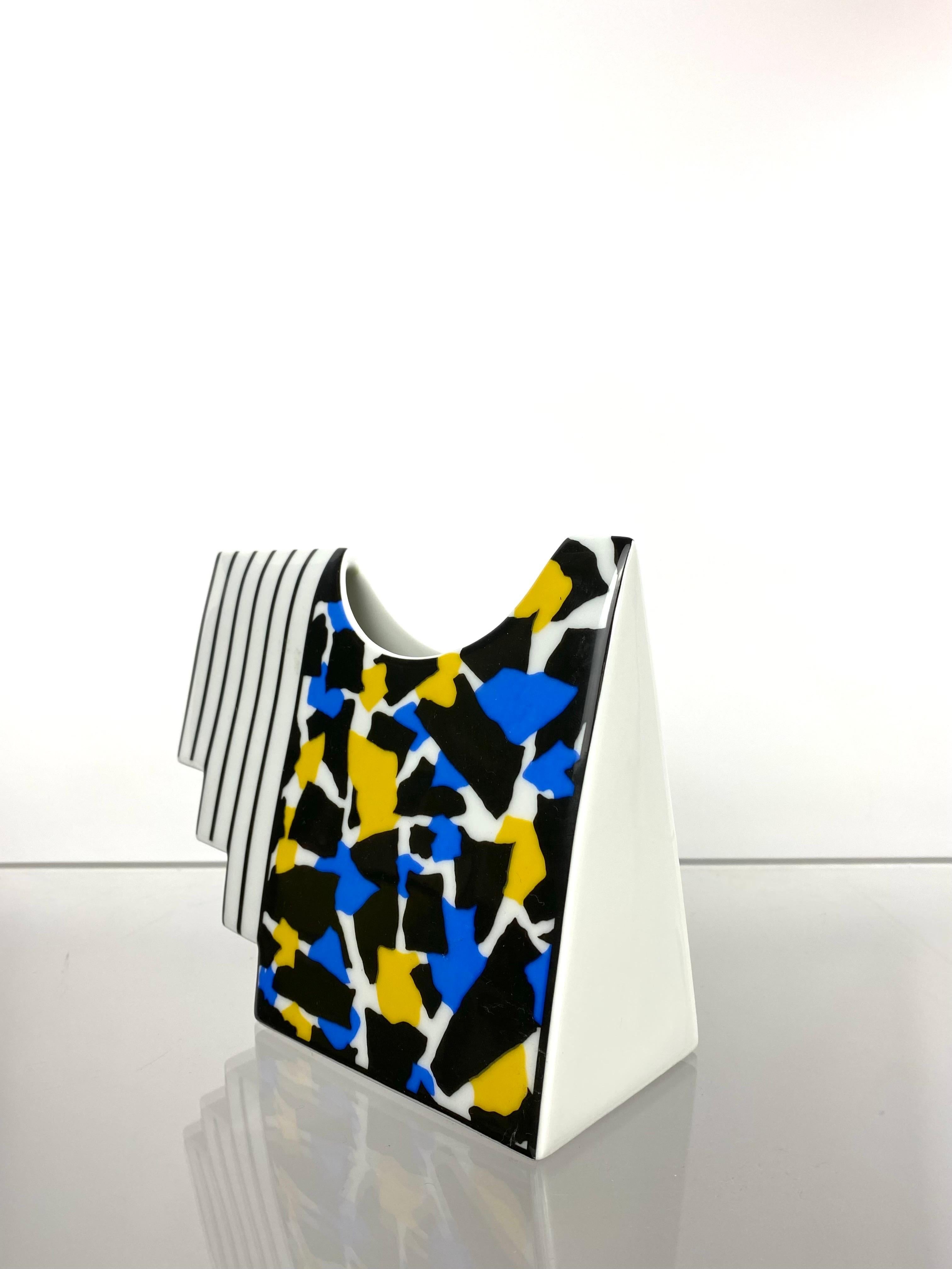 Late 20th Century Postmodern Memphis Style Vase by Thomas, Rosenthal, Germany, 1980s For Sale
