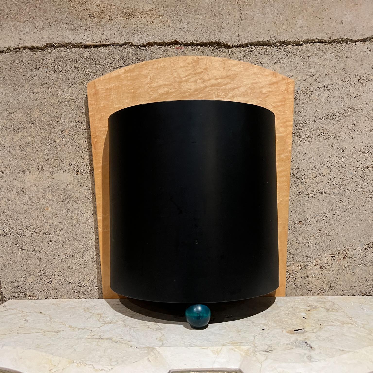 Corbeille à papier postmoderne Memphis Planter en vente 8