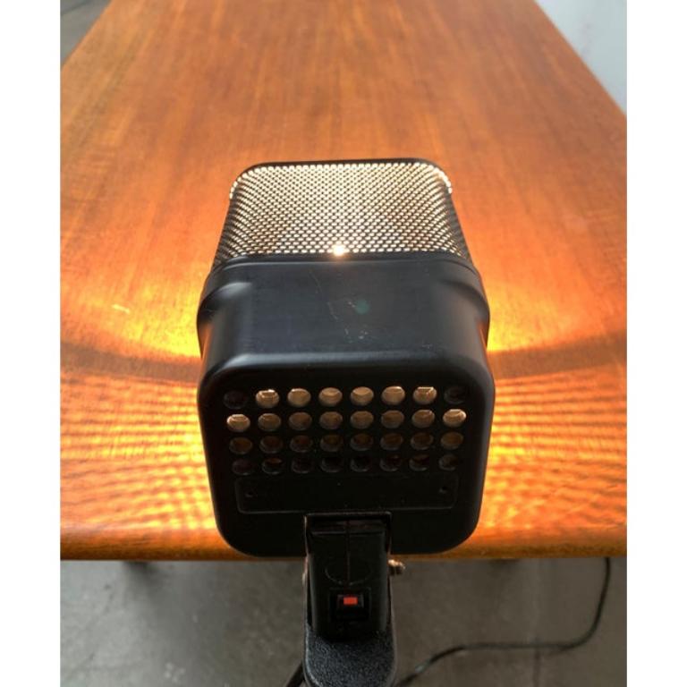 Postmodern Mesh Table Lamp, 1980s For Sale 3