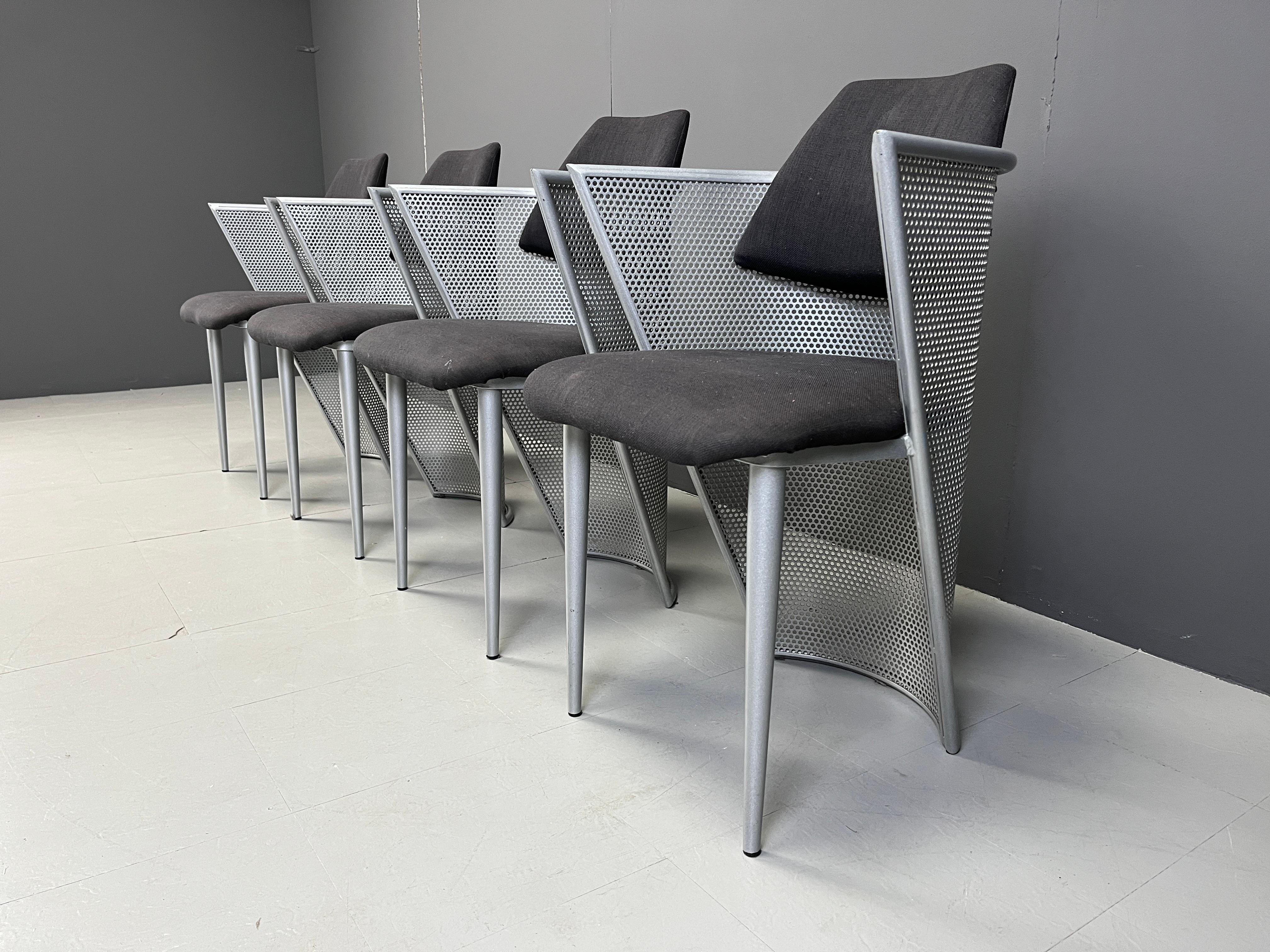 Postmodern metal dining chairs, 1980s In Good Condition For Sale In Leuven, Vlaams Gewest