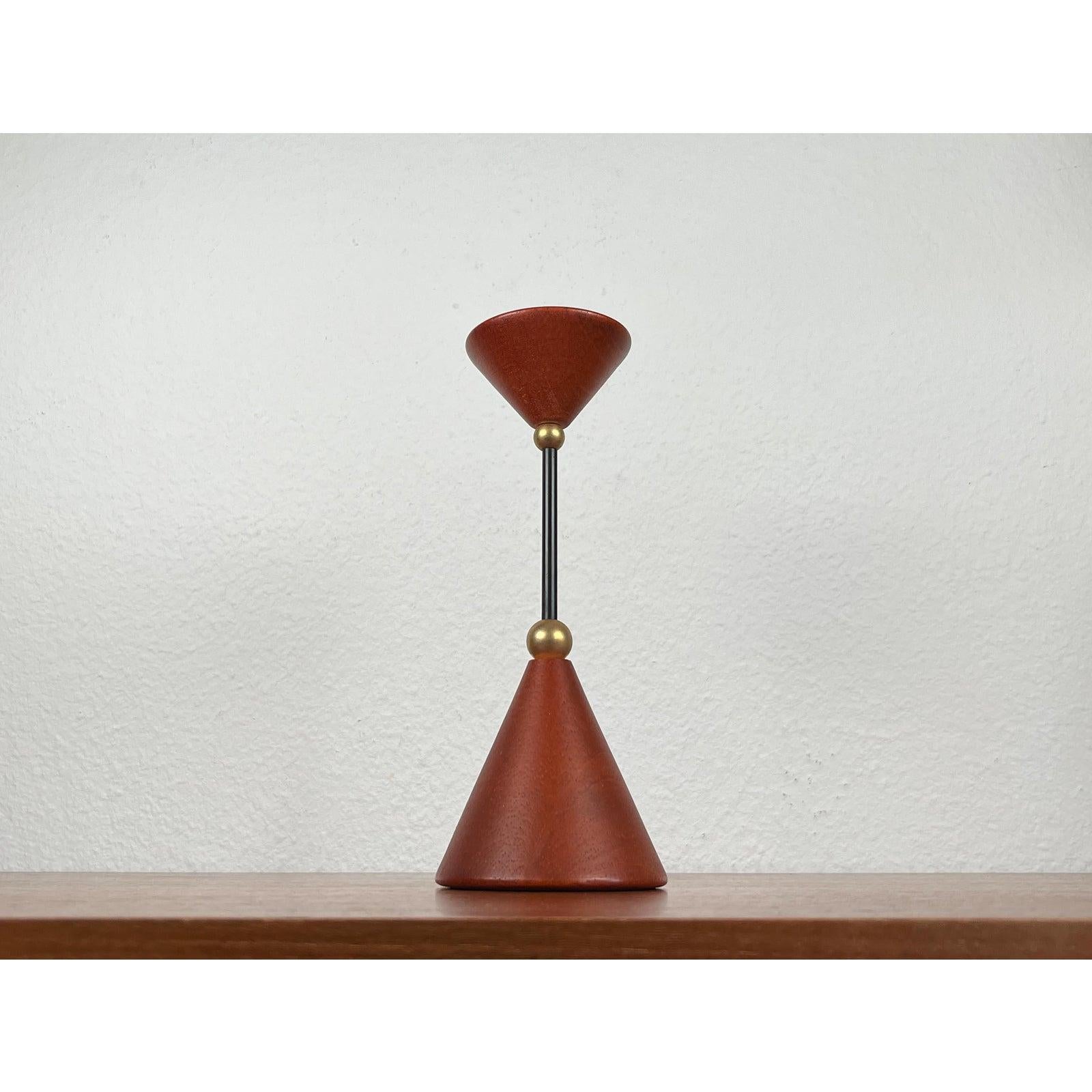 Portavelas posmoderno de metal y madera, años 80 en venta 1