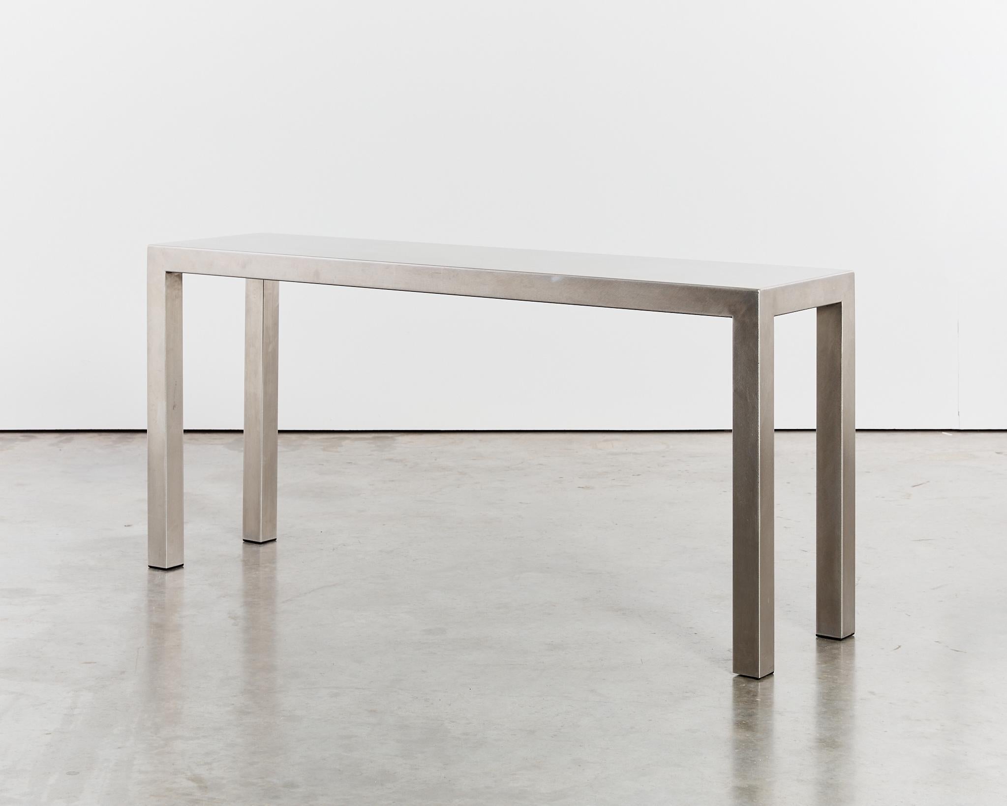 Postmoderne minimalistische Konsole aus Edelstahl der 90er Jahre im Zustand „Gut“ in London, GB