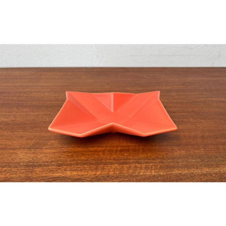 Postmodern Minimalist Ceramic Bowl from Asa Selection, 1980s, in Very Good conditions. Designed 1980 to 1989 This piece has an attribution mark.

Additional information:
Materials: Ceramic
Style: Minimalist, Postmodern
Country of Origin:
