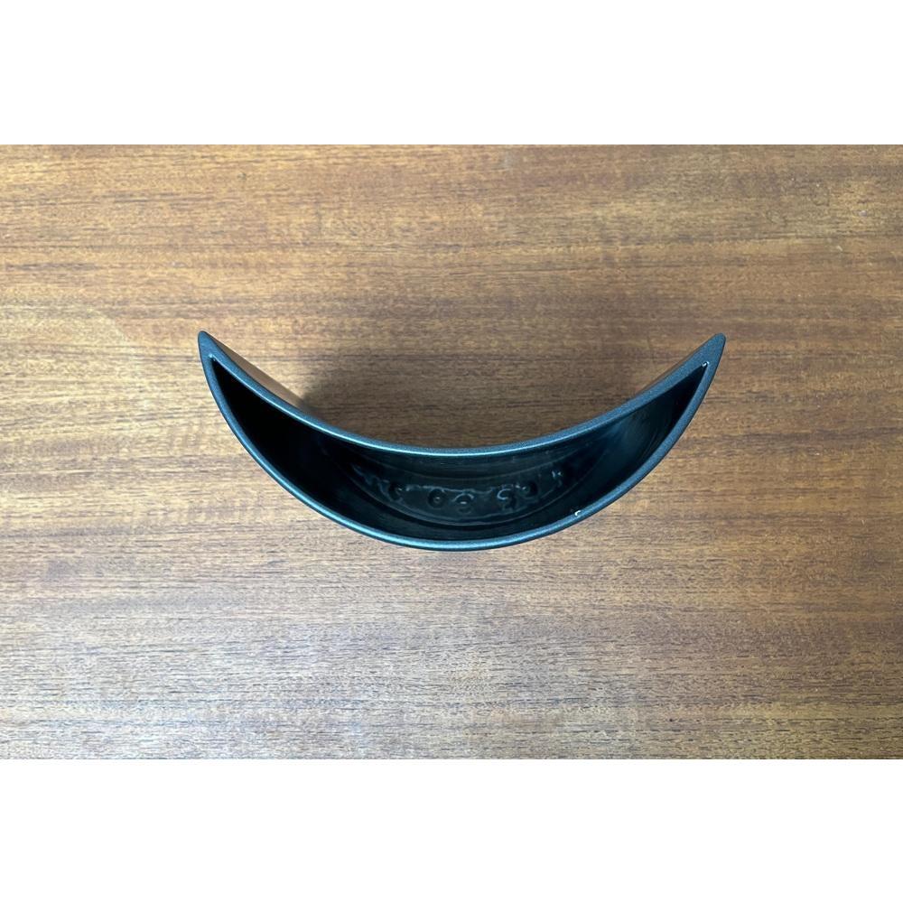 Postmodern Minimalist Ceramic Crescent Vase from Asa Selection, 1980s, in Very Good conditions. Designed 1980 to 1989 This piece has an attribution mark.

Additional information:
Materials: Ceramic
Color: Charcoal
Styles: Memphis, Minimalist
Country