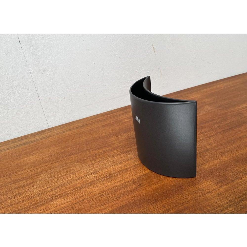 Postmodern Minimalist Ceramic Crescent Vase from Asa Selection, 1980s In Excellent Condition For Sale In Hamburg, DE