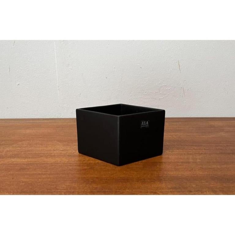 Postmodern Minimalist Ceramic Diamond Shape Vase from Asa Selection, 1980s For Sale 4