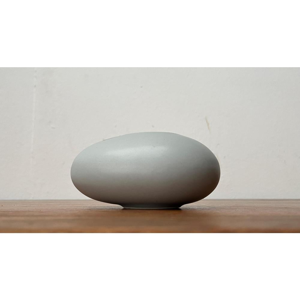 Postmodern Minimalist Ceramic Vase from Asa Selection, 1980s, in Very Good conditions. Designed 1980 to 1989 This piece has an attribution mark.

Additional information:
Materials: Ceramic
Color: Gray
Styles: Memphis, Minimalist
Country of Origin:
