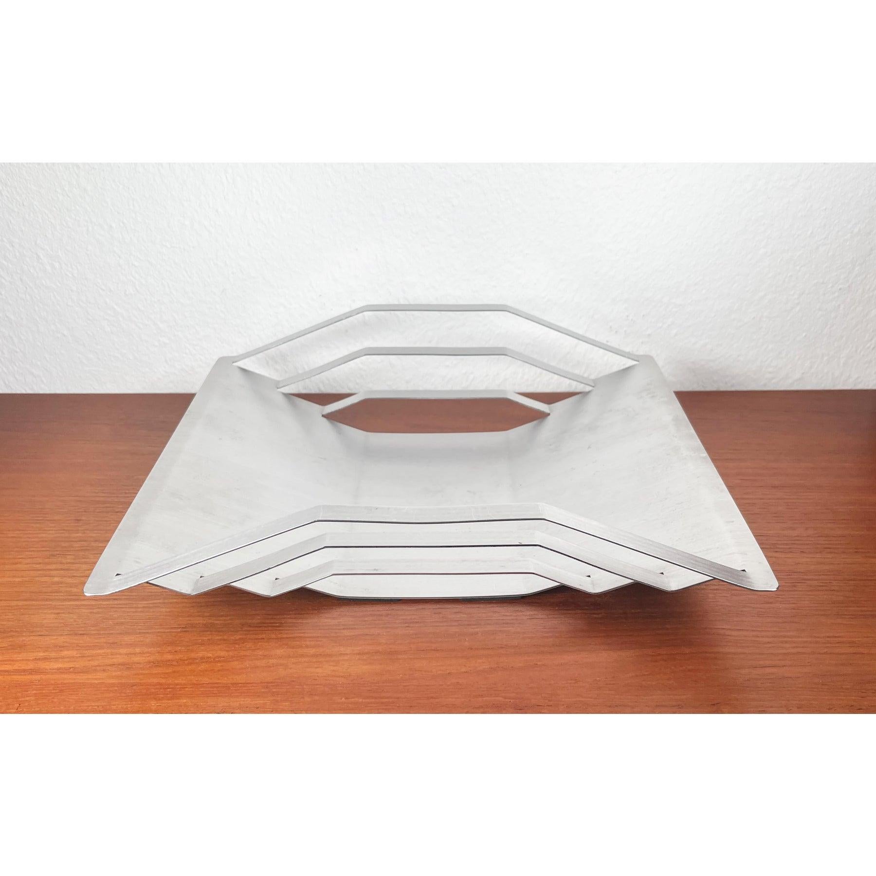 Postmoderne, minimalistische Obstschale aus Metall, 1980er Jahre im Angebot 3