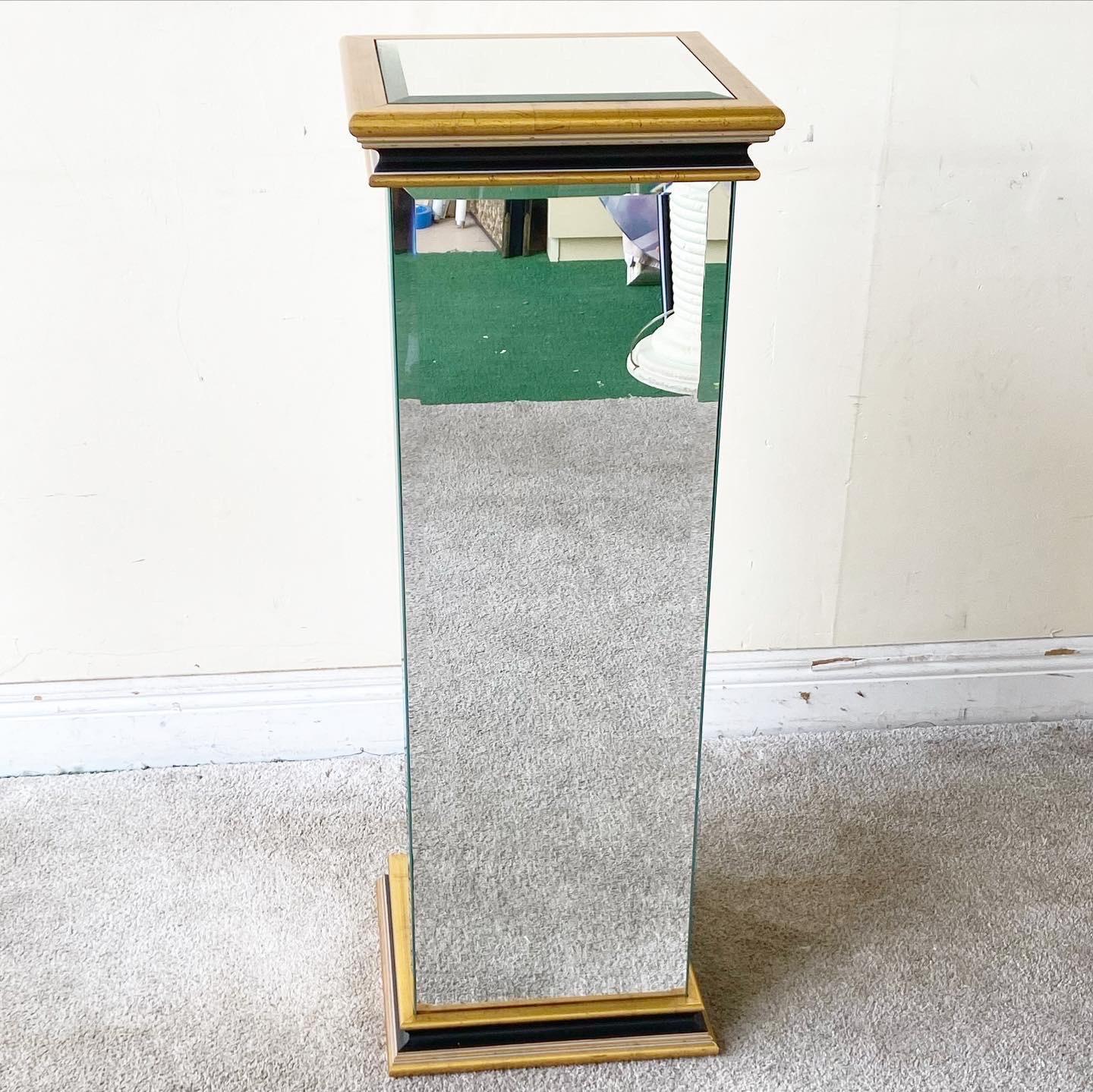 Postmodern Mirrored Pedestal Stand In Good Condition In Delray Beach, FL